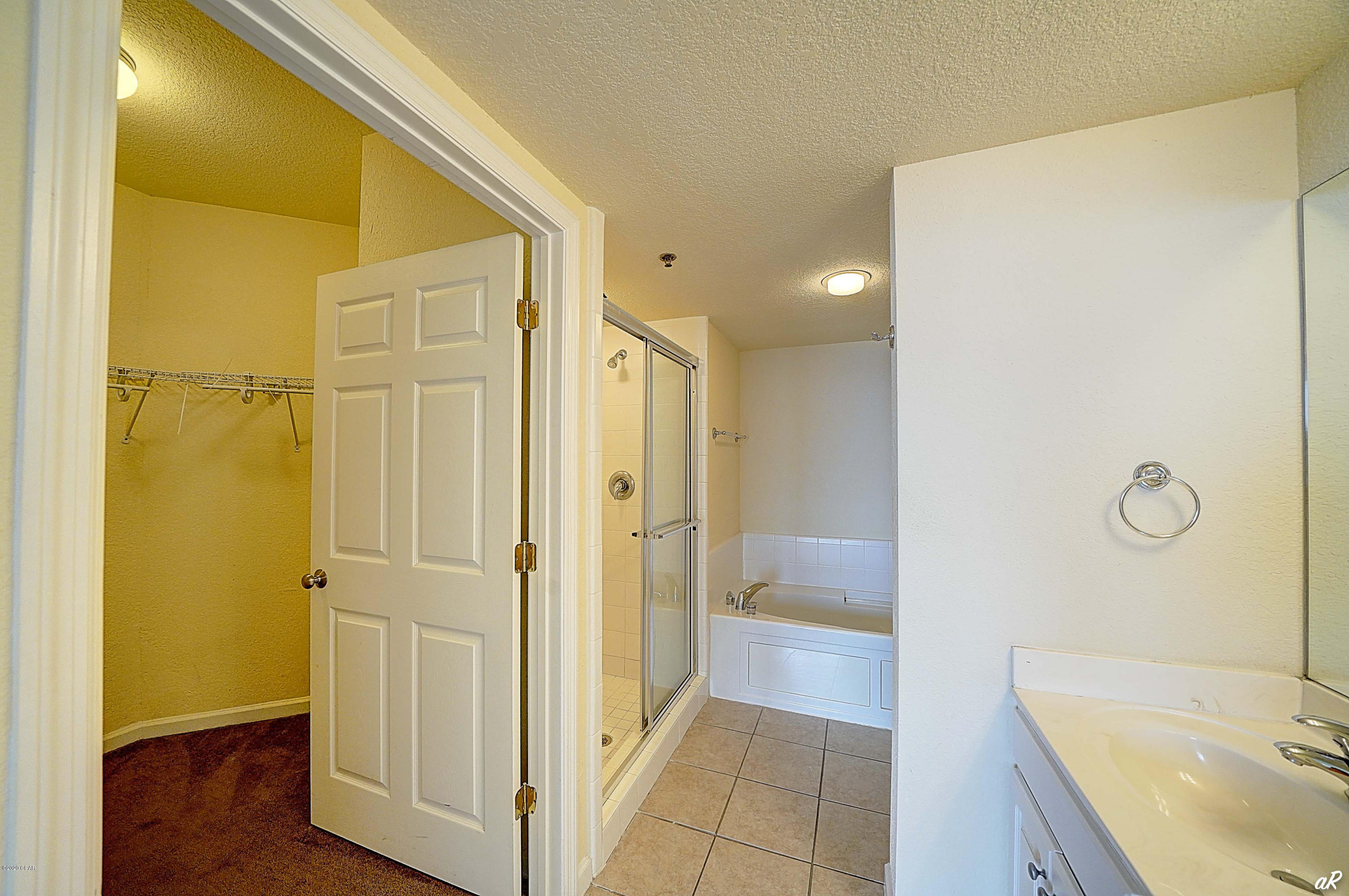 Hibiscus By The Bay - Residential