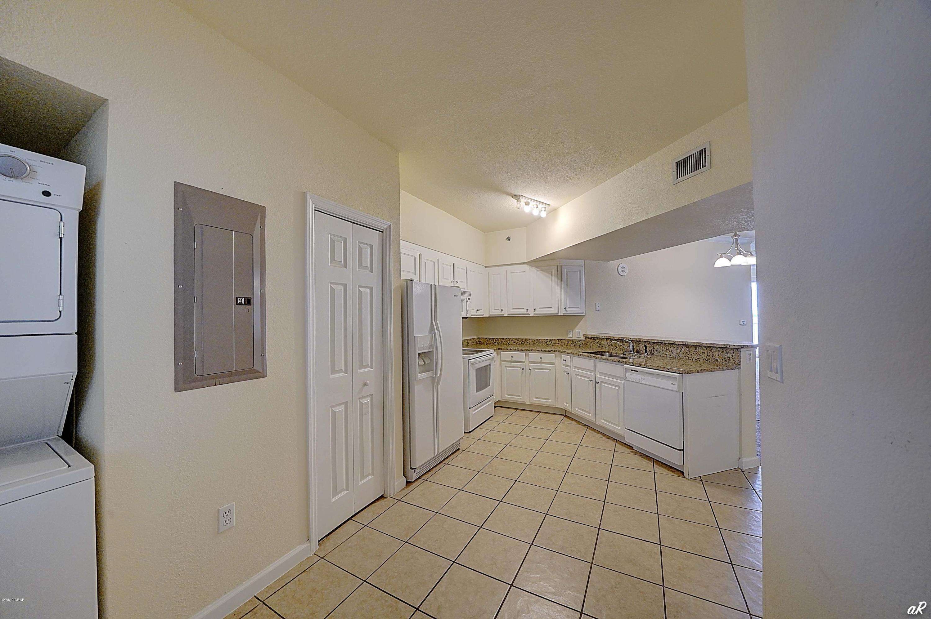 Hibiscus By The Bay - Residential