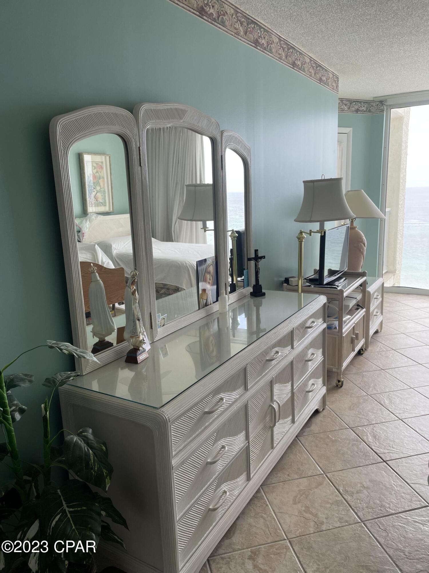 Long Beach Towers III - Residential