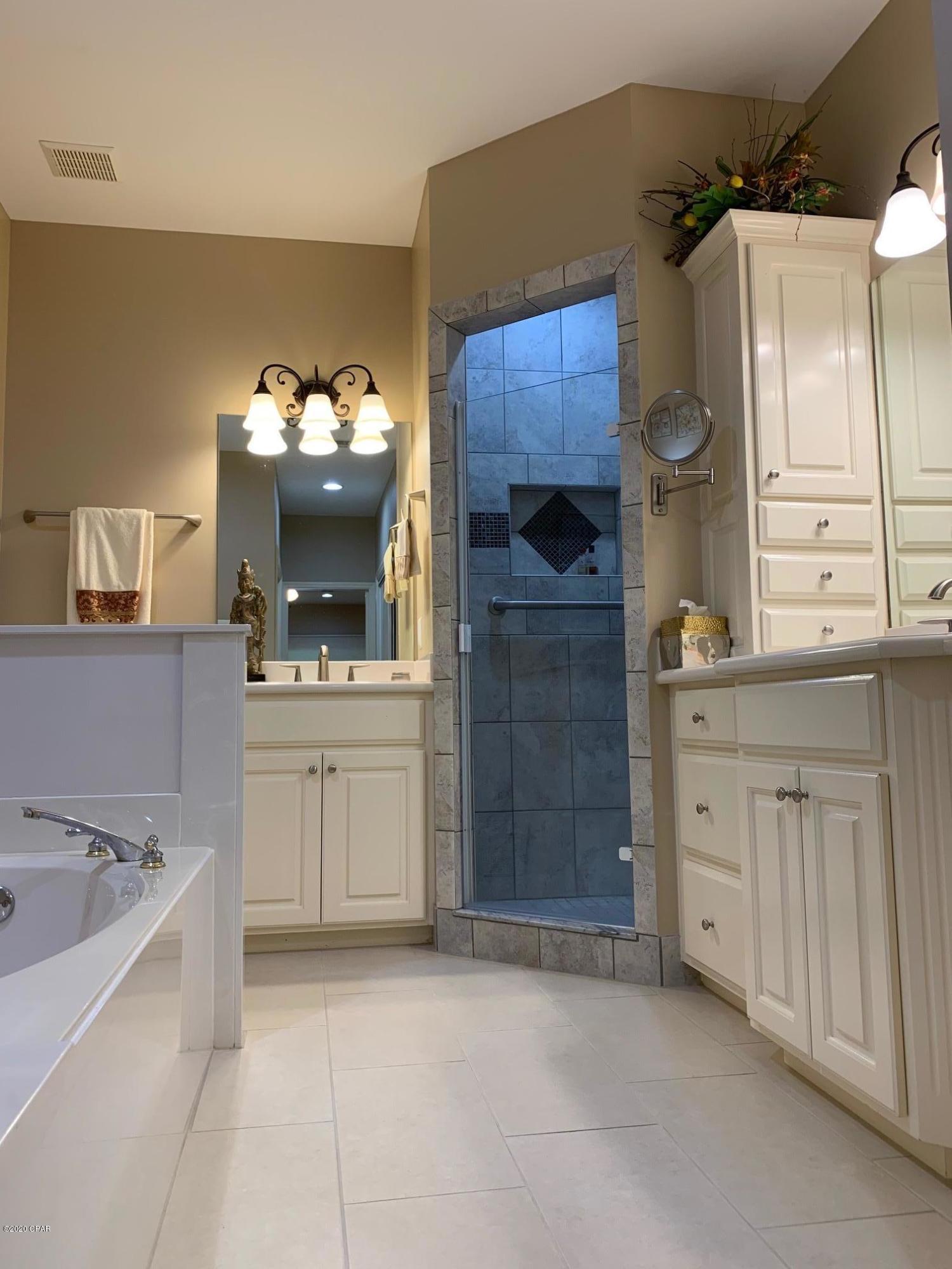 Oaks Plantation - Residential