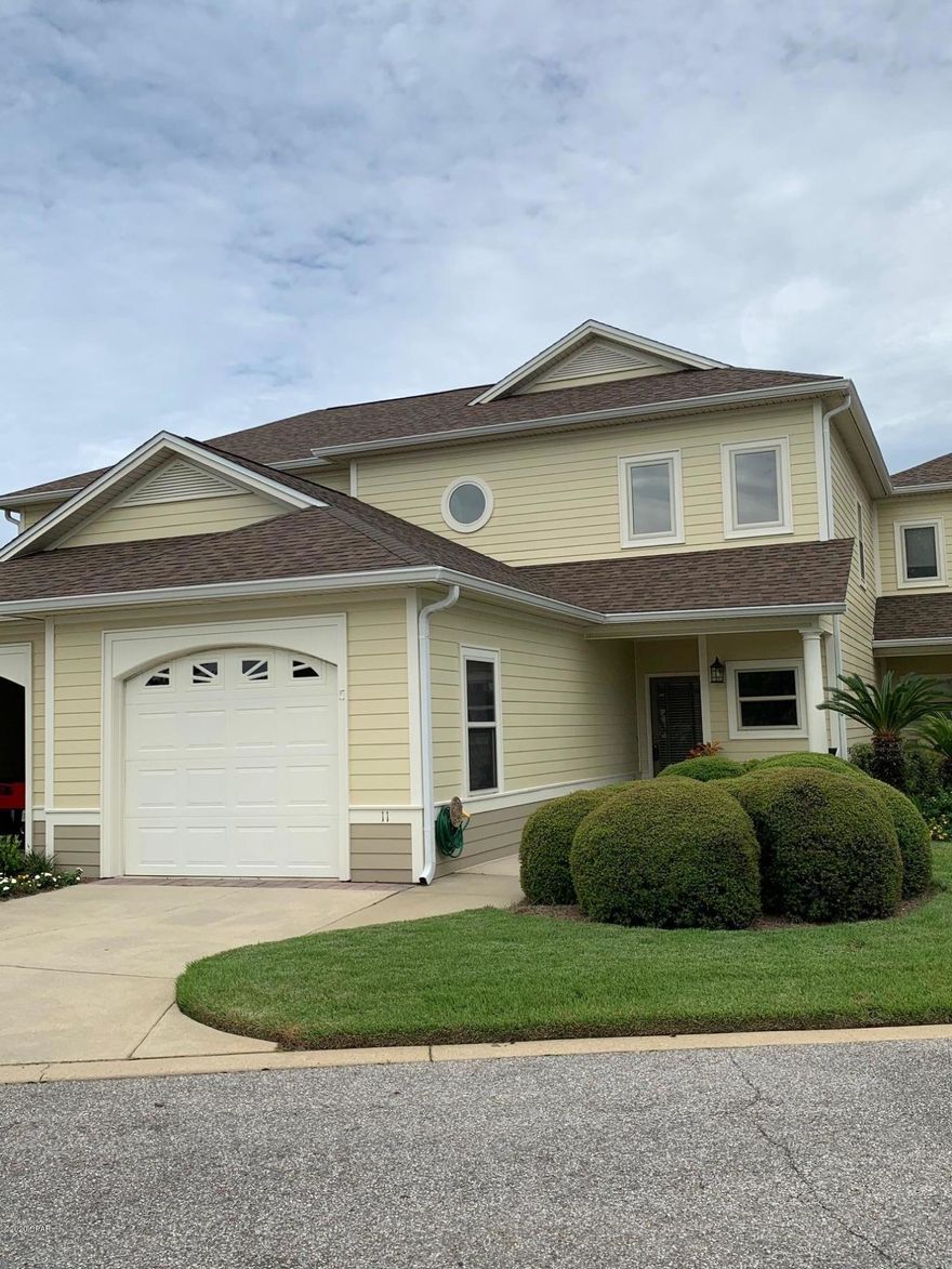 CURRENTLY UNDER CONTRACT, SELLER ACCEPTING BACKUP OFFERS 

Exceptional townhome.  Move in ready; 3 bedroom 2.5 baths.  Beautifully appointed with elegant details throughout.  Spacious kitchen, loaded with storage. Open concept floor plan perfect for entertaining.  Tall ceilings filled with light, epitome of gracious florida living.  Master suite on main floor. Laundry off of kitchen.  Upstairs are two additional bedrooms, full bath and loft area!  Large covered patio to enjoy coffee and relaxing in a quiet country setting with active wildlife-ducks, birds and the croaking of the frogs at night.