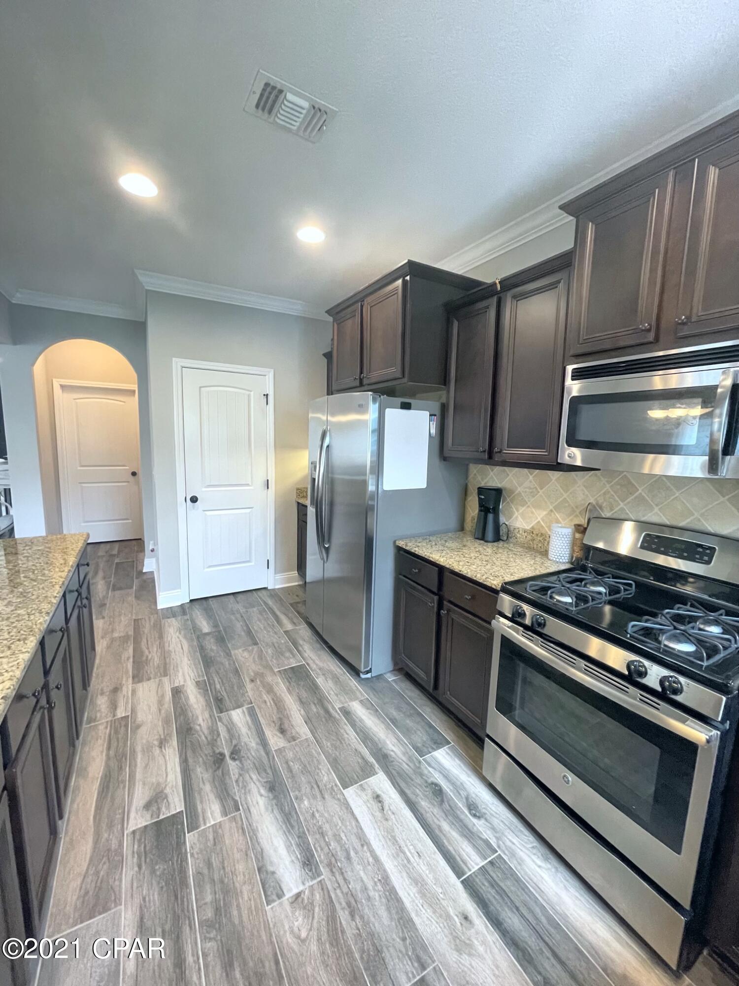 Magnolia Bay Club - Residential