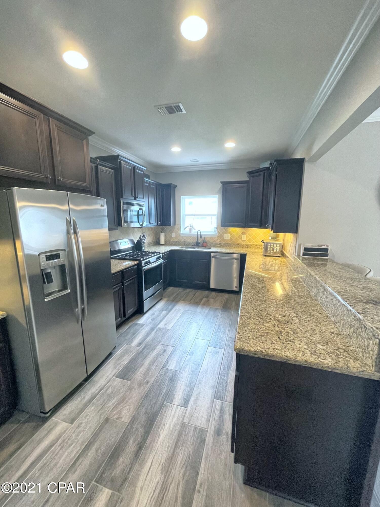 Magnolia Bay Club - Residential