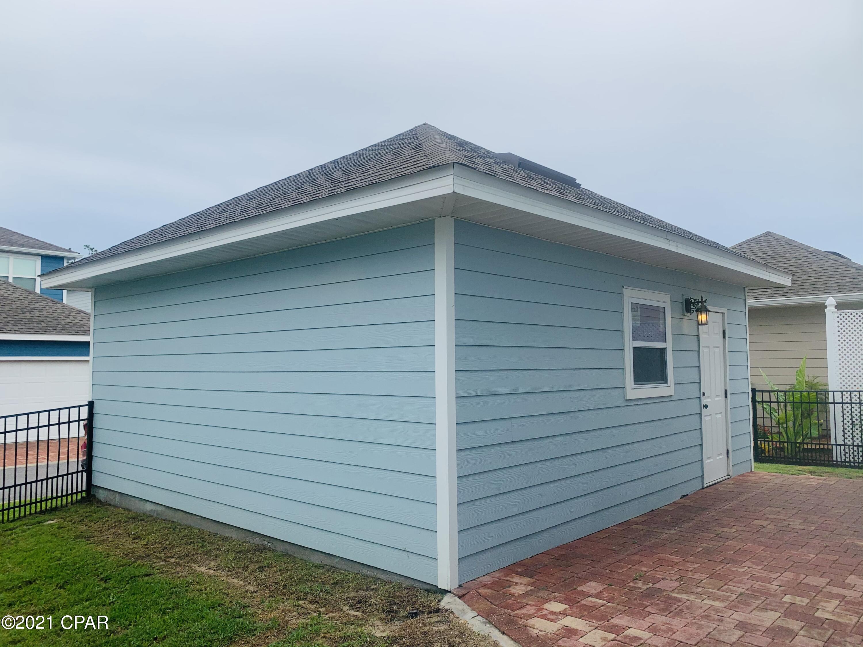 Magnolia Bay Club - Residential