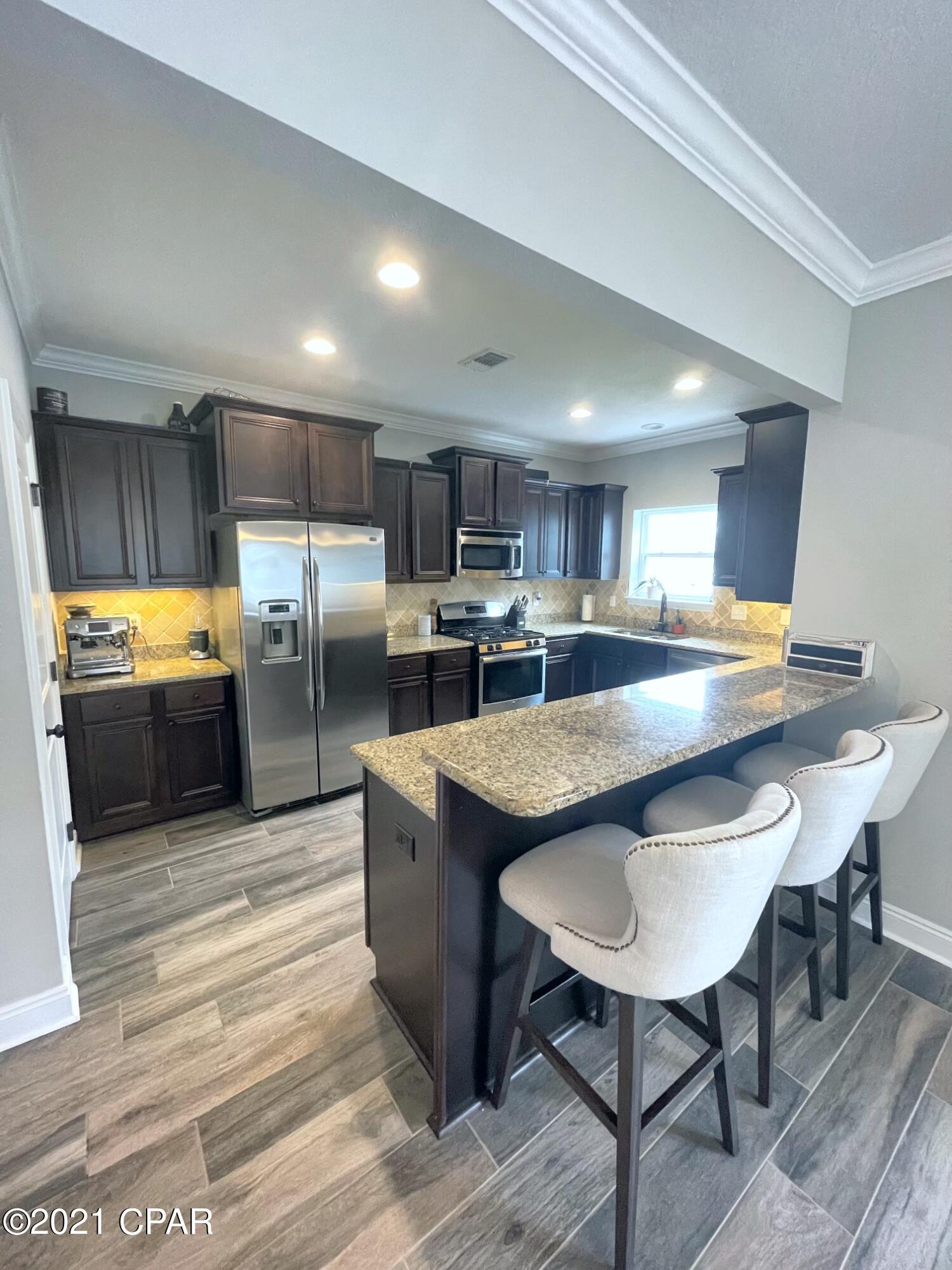 Magnolia Bay Club - Residential