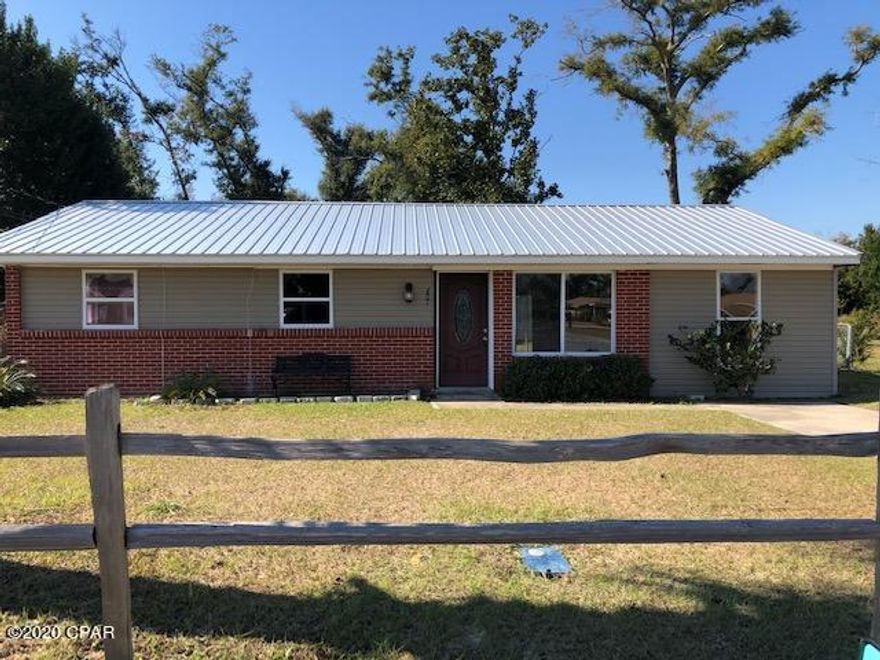 IIn MOVE IN condition. This home was recently refurbished and repainted inside. Quaint 3/1 with large lot on lovely street and detached large outbuilding for boat storage or shop.  Priced to sell.  Please contact agent for showing.