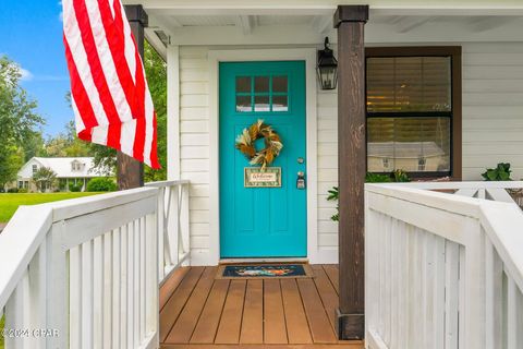 A home in Wewahitchka