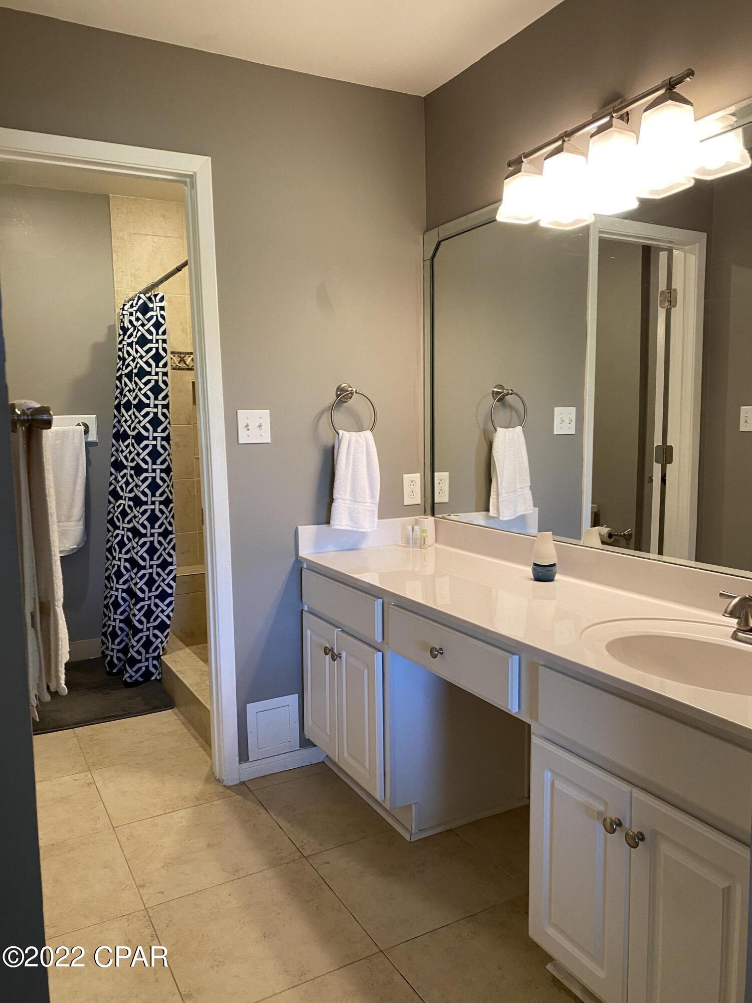 Edgewater Golf Villas V-A - Residential