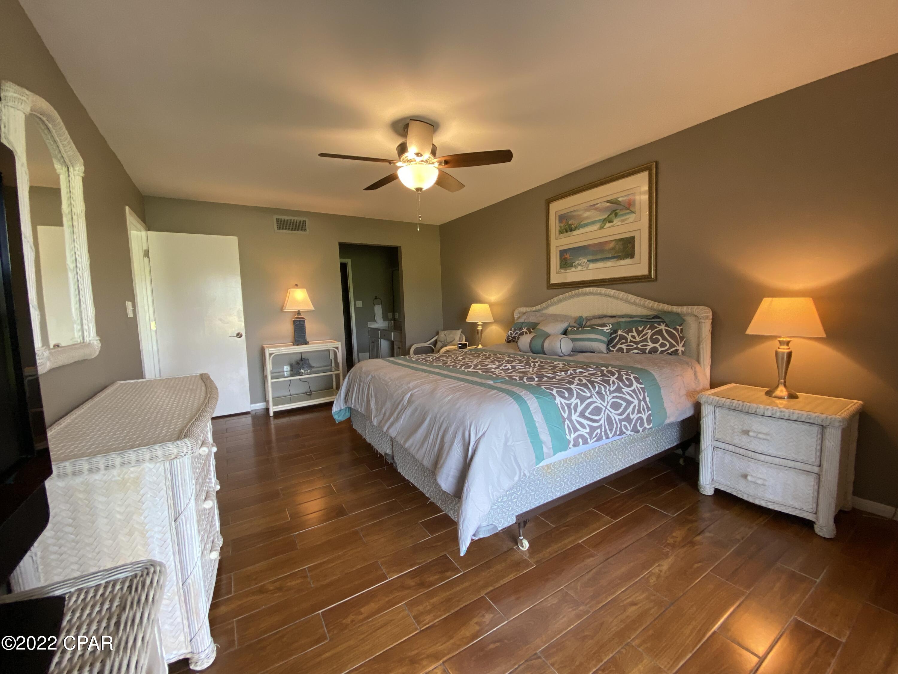 Edgewater Golf Villas V-A - Residential