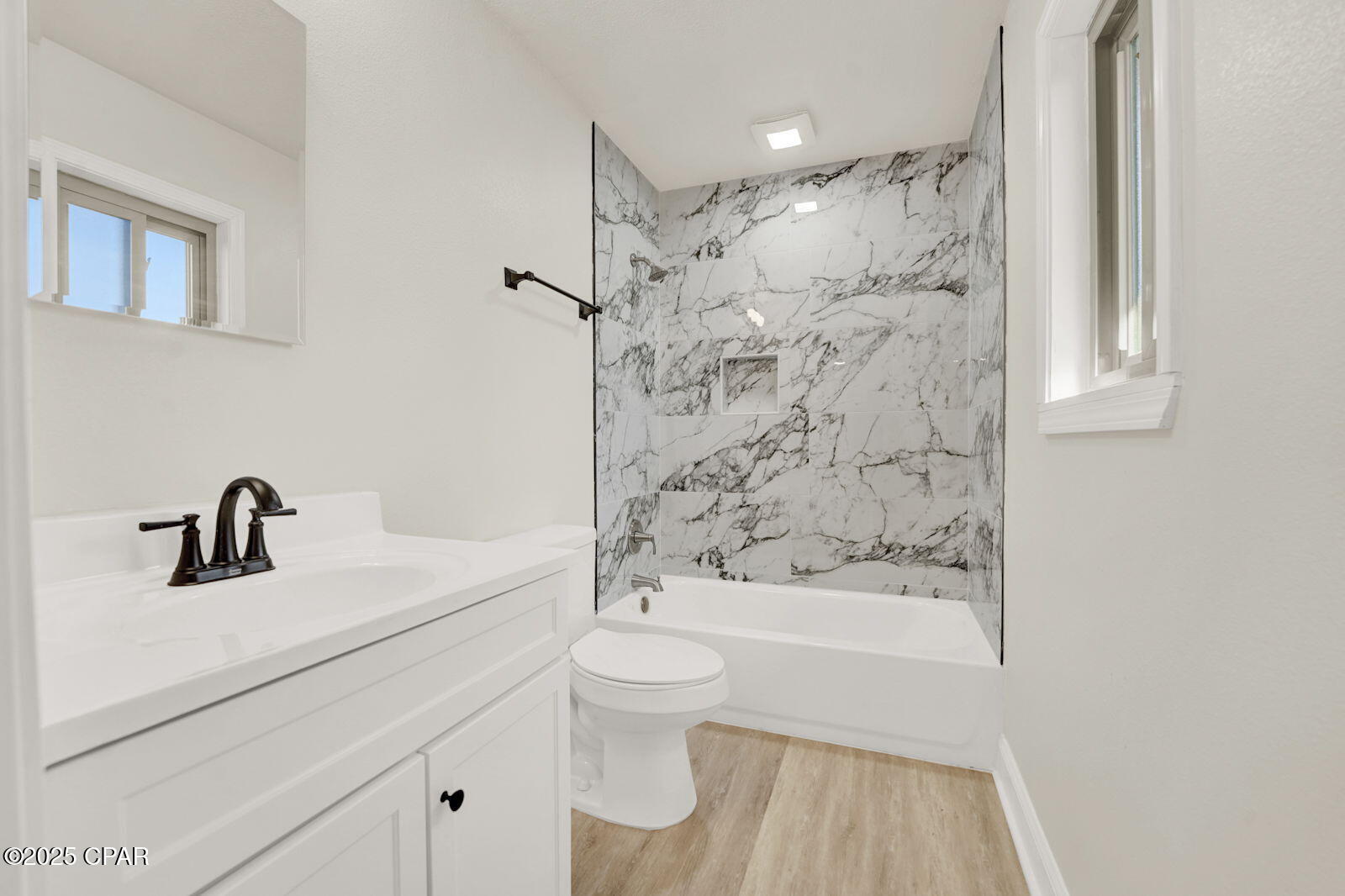 Gilbert Lake Est. U-1 - Residential Lease