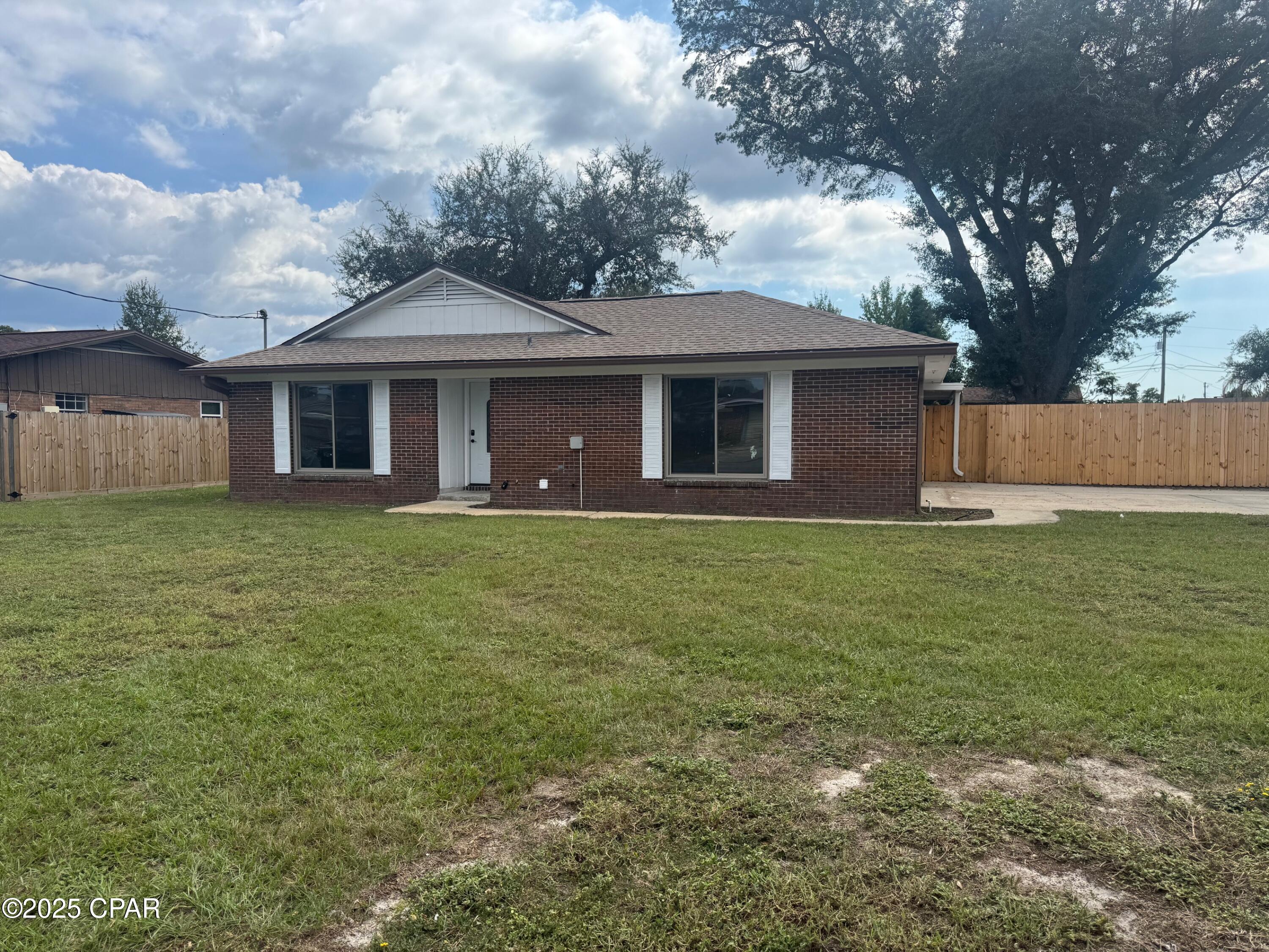 Gilbert Lake Est. U-1 - Residential Lease