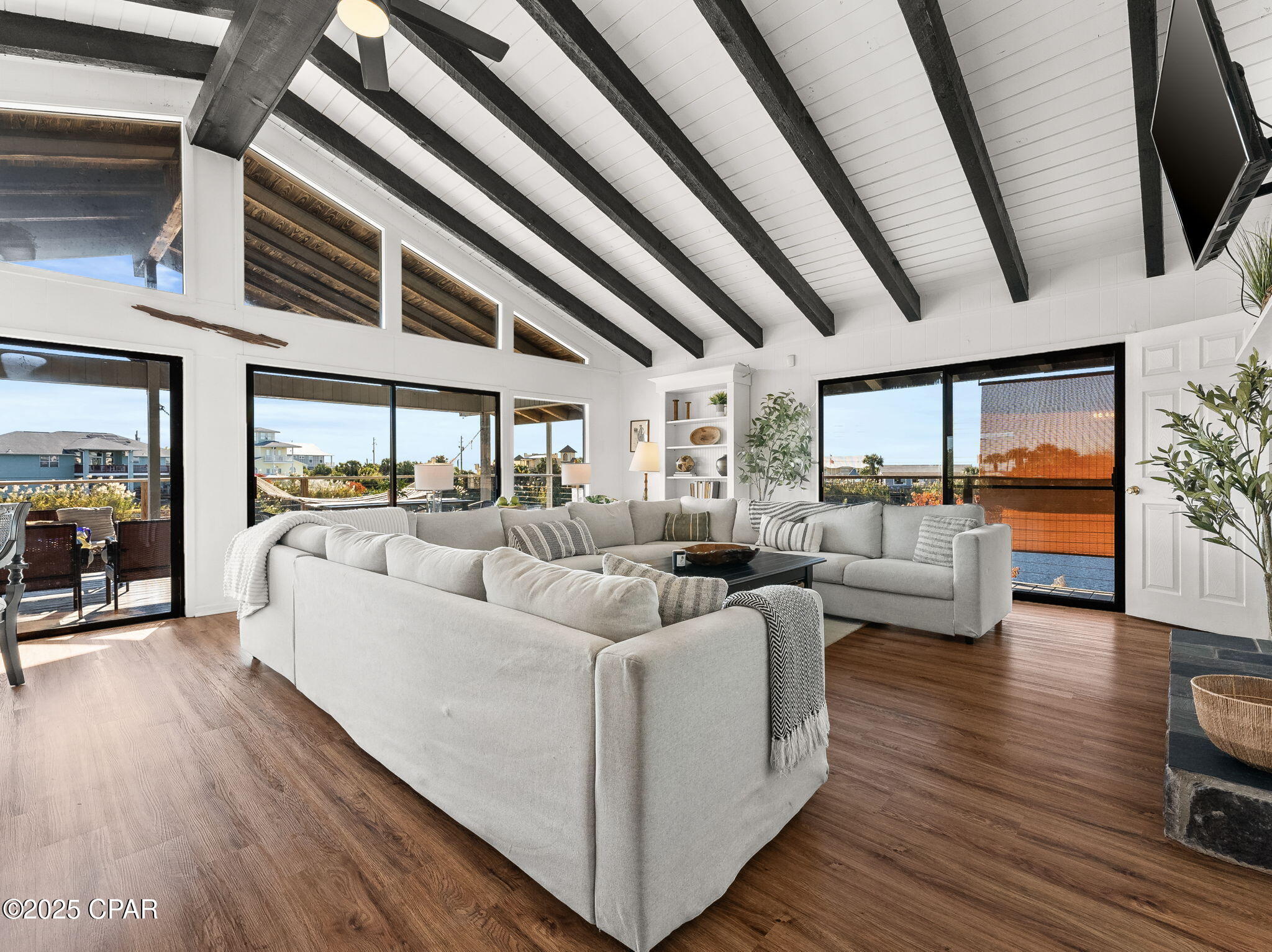 Laguna Beach Estates 7th Add - Residential