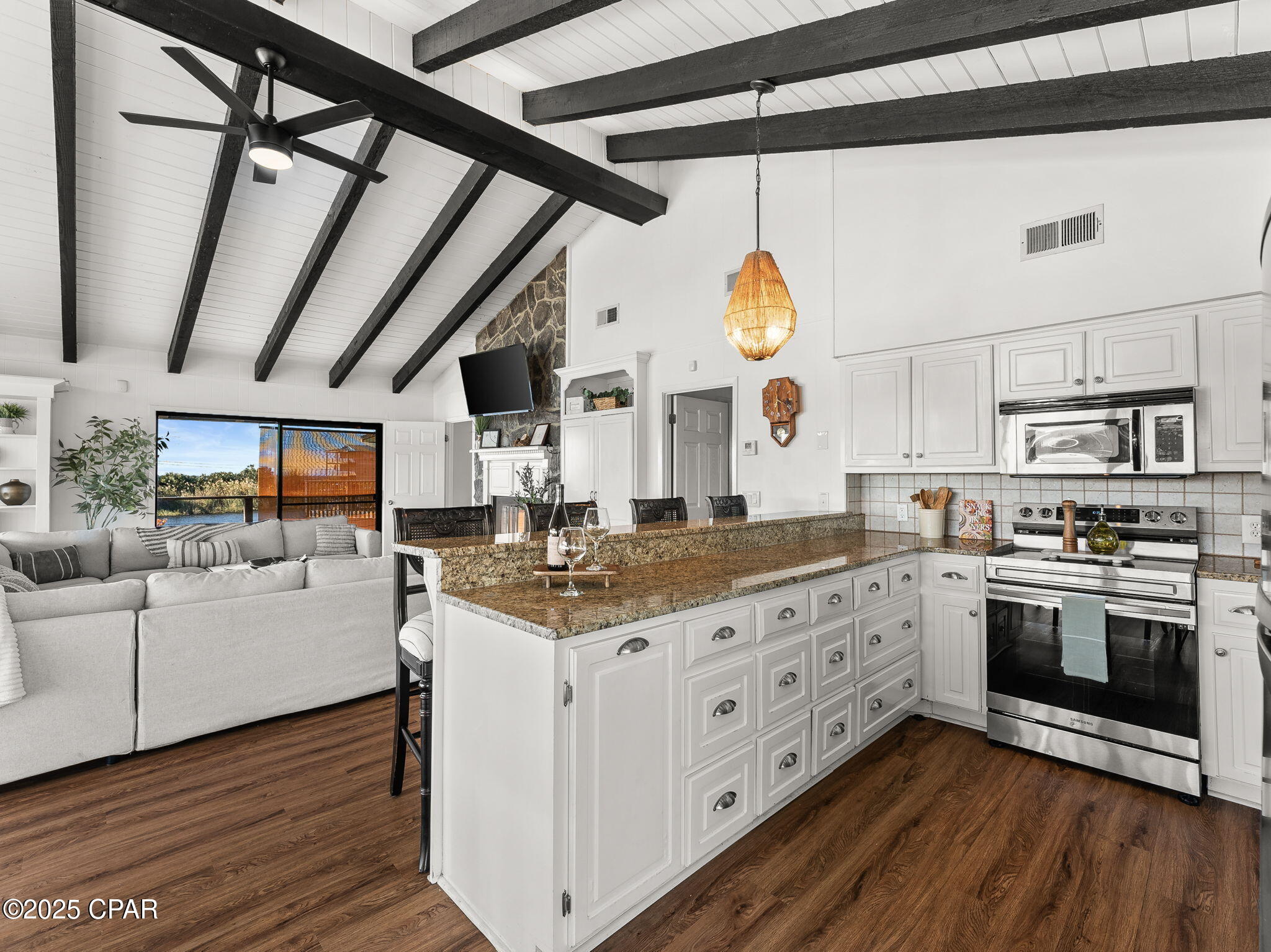 Laguna Beach Estates 7th Add - Residential