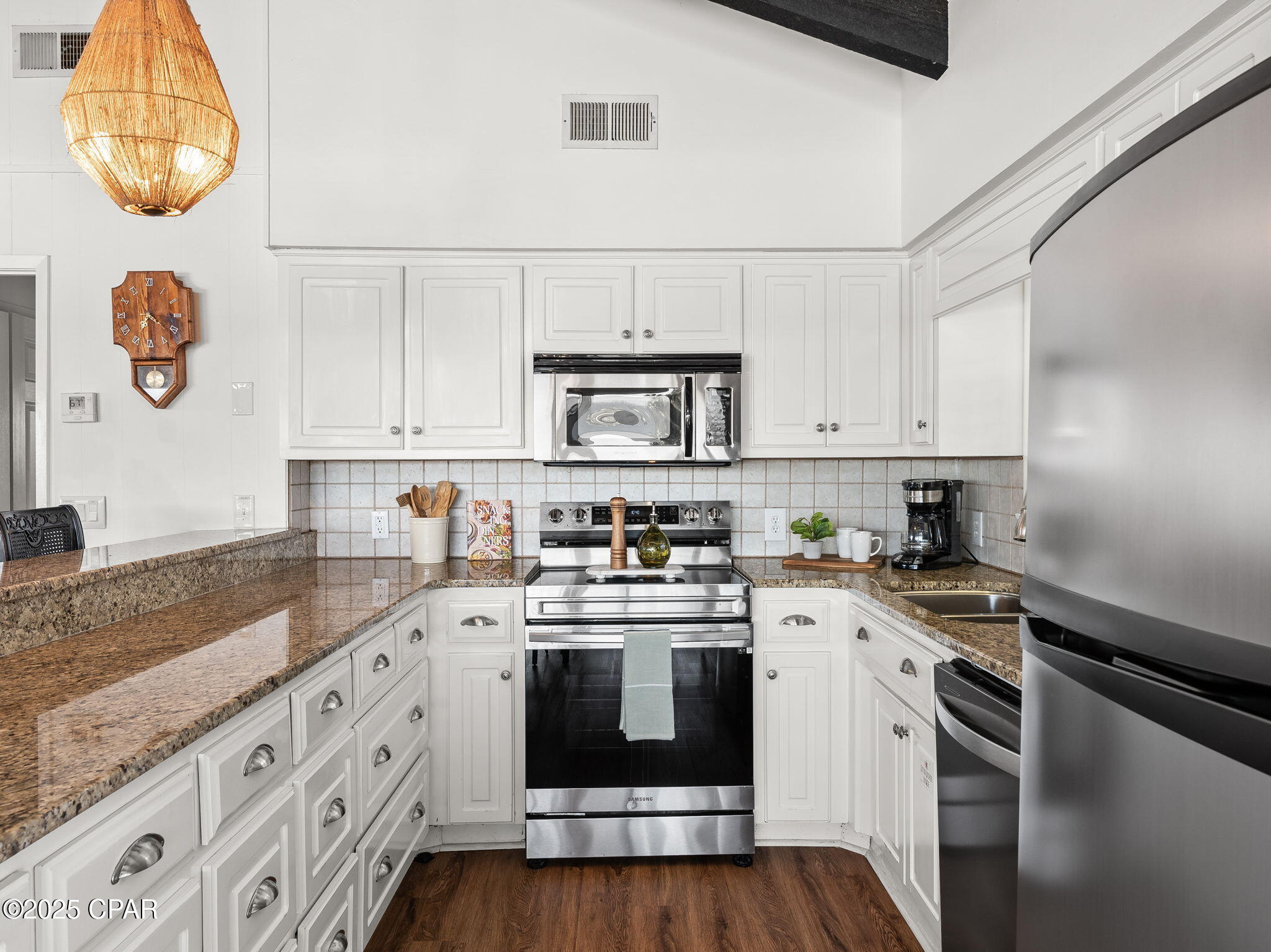 Laguna Beach Estates 7th Add - Residential