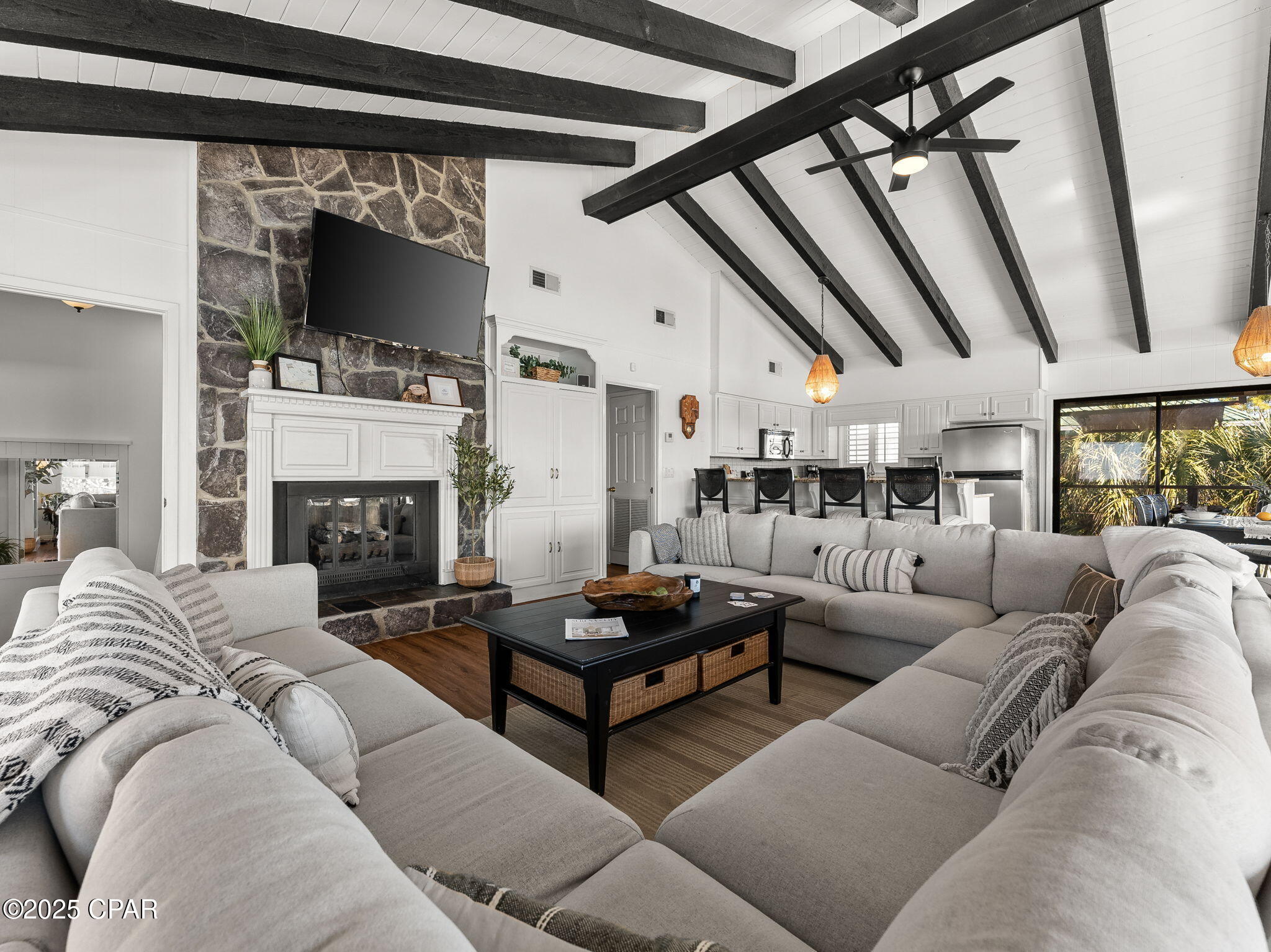 Laguna Beach Estates 7th Add - Residential