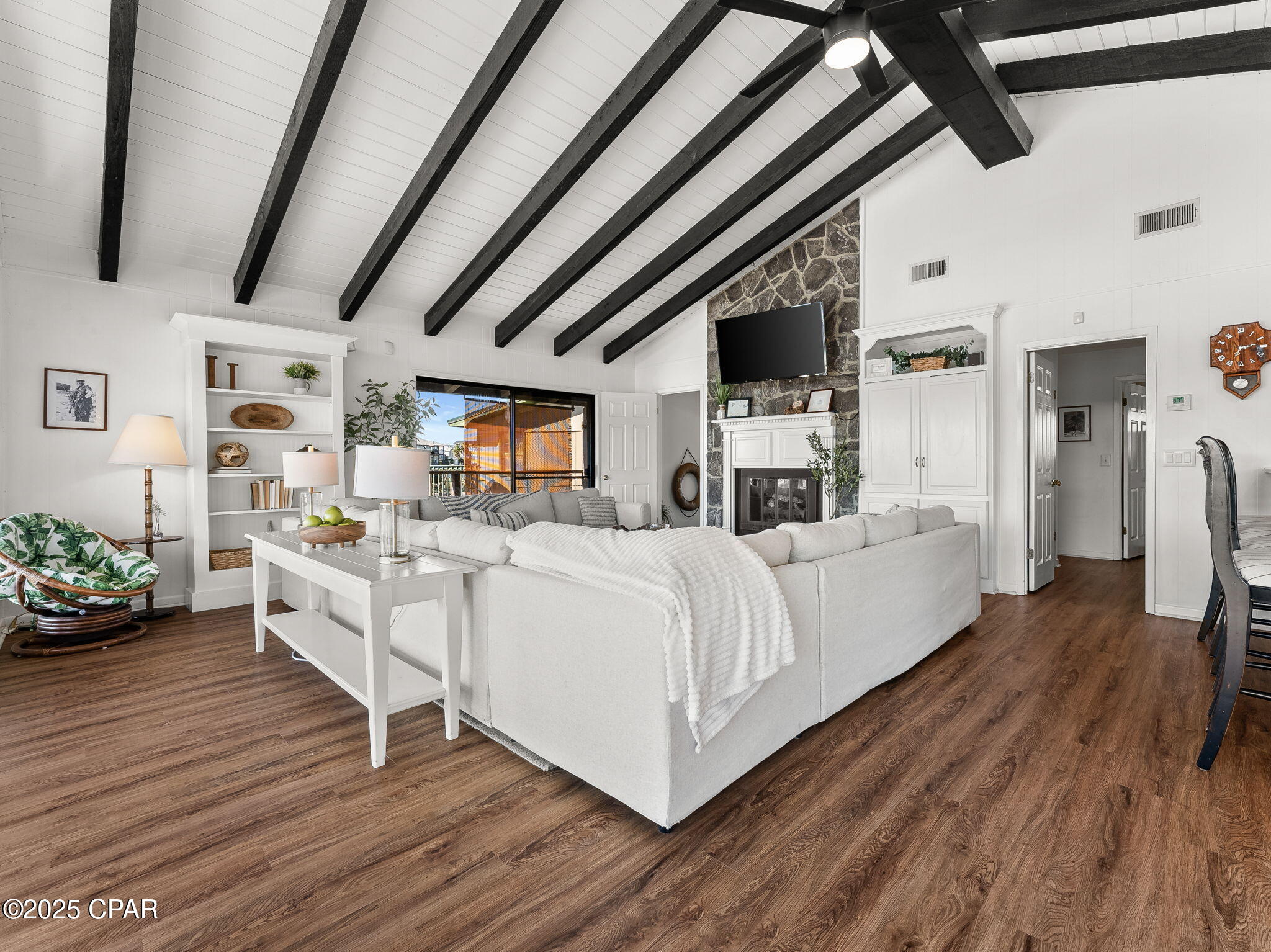 Laguna Beach Estates 7th Add - Residential