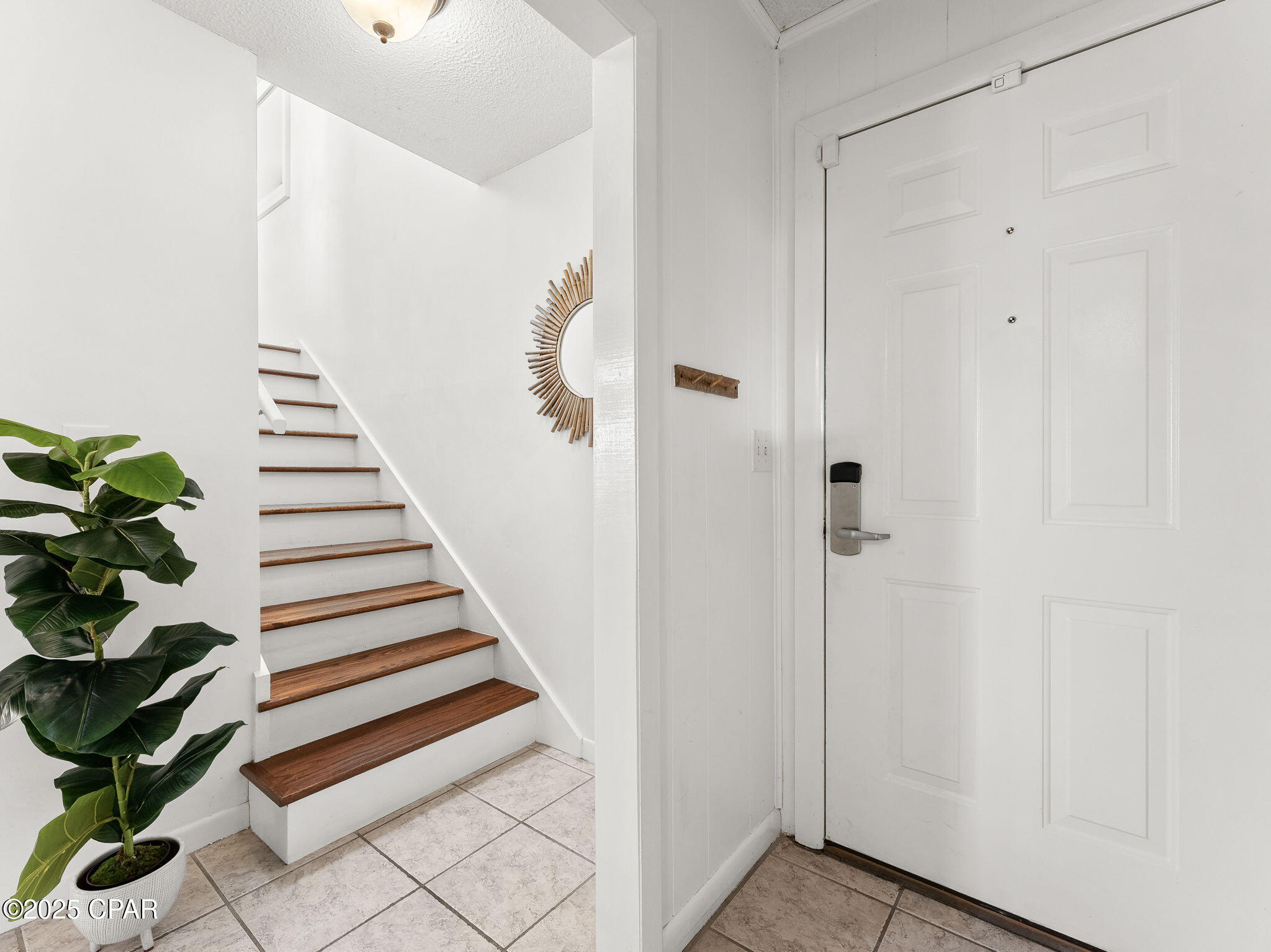 Laguna Beach Estates 7th Add - Residential