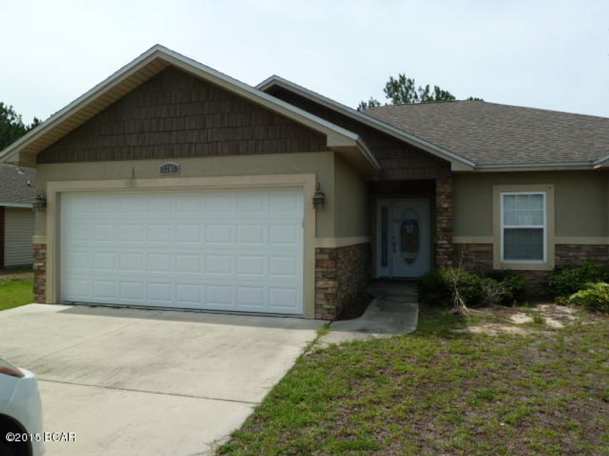 This is a conveniently located home in good shape, just blocks away from Hwy 77 and minutes from Hwy #231. The home is located on a large lot at the end of a cul-de-sac.  this truly would make a wonderful home for the right family.  This home will be going to Auction on July 24, 2015.  Please contact your Realtor for full details and your private showing.