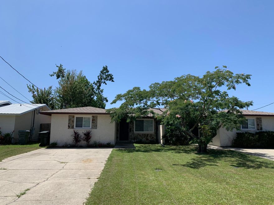 Nice 3 bedroom, 2 bathroom, one side of duplex that is move in ready.  Large back patio and beautiful fenced-in back yard.  Tile and laminate flooring. Lynn Haven school zone.