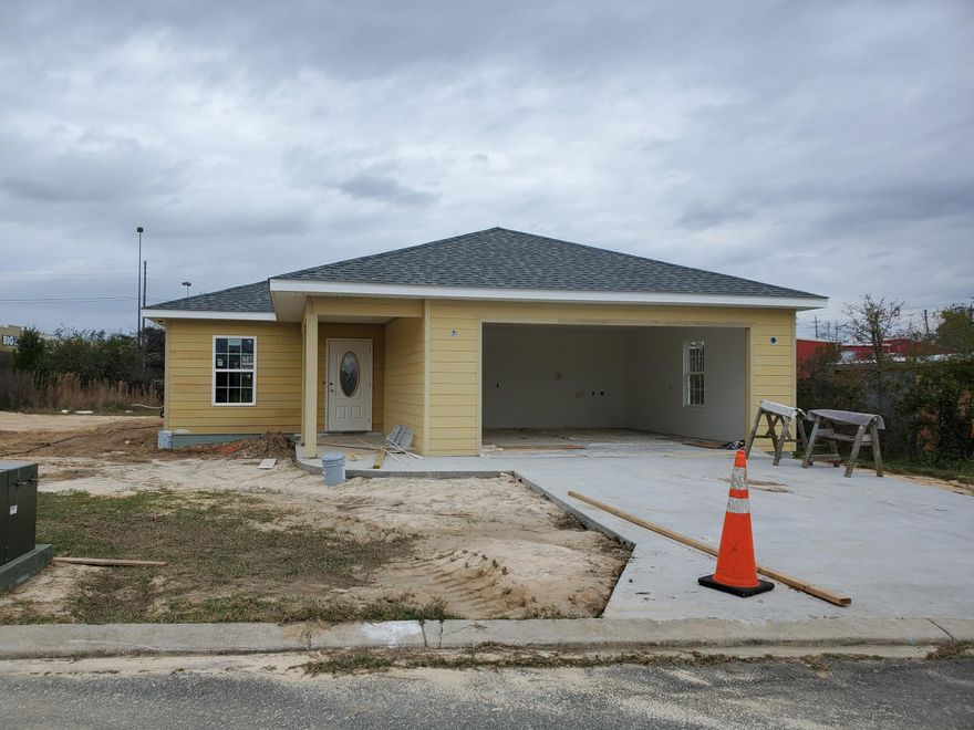 BRAND NEW Energy Efficient and Beautiful 3/2 Home!  Perfect for your 1st Home or Down Size for less maintenance!  Convenient to all the amenities of Marianna.  Stainless Appliances and Granite Counter Tops.  Walkin Shower in Master Bath.  You will love this subdivision!  Call today to see the floor plan.