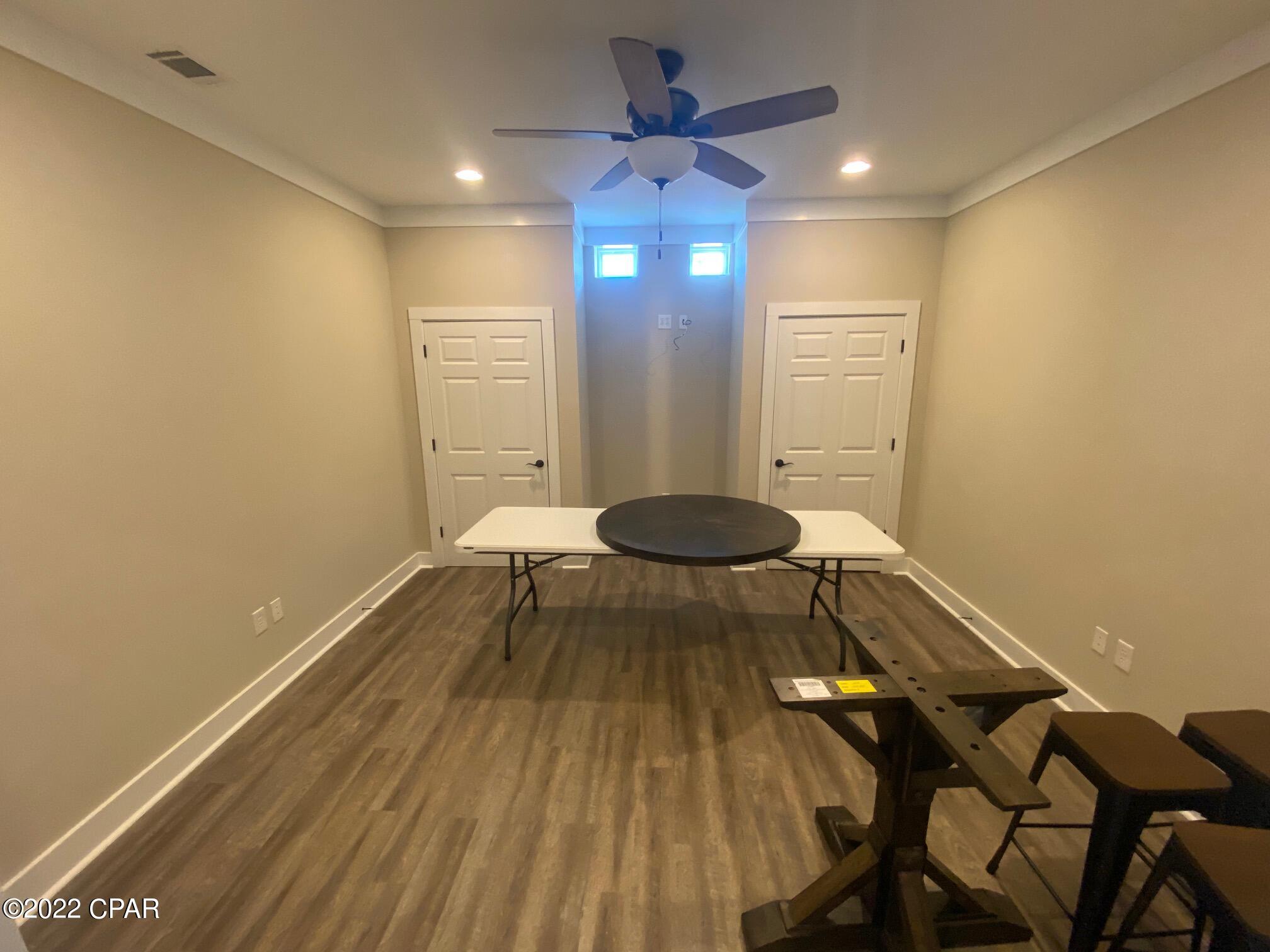 Highland City - Commercial Sale