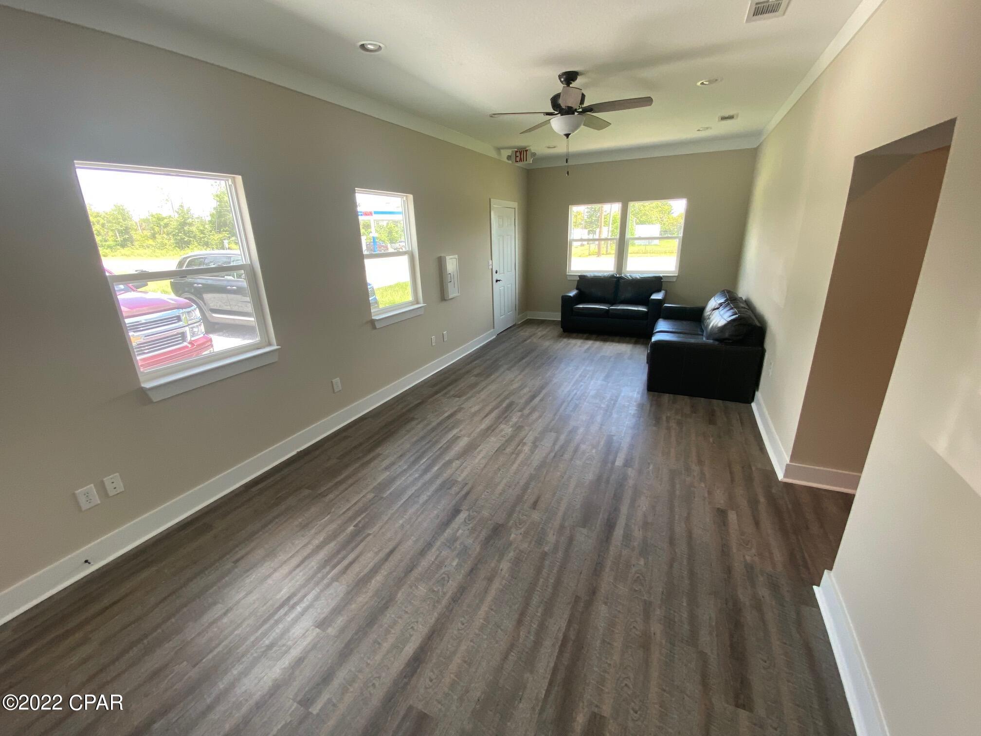 Highland City - Commercial Sale