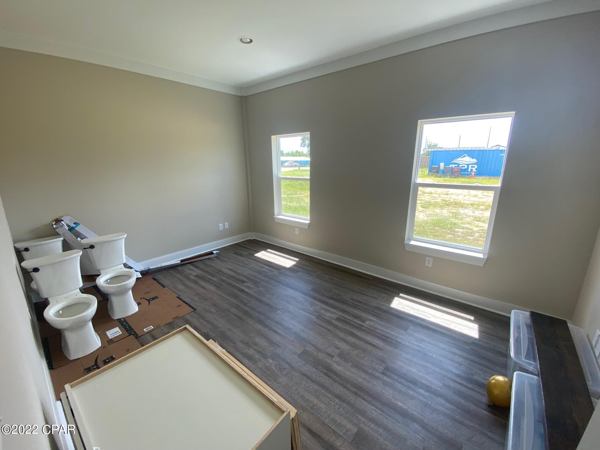 Highland City - Commercial Sale