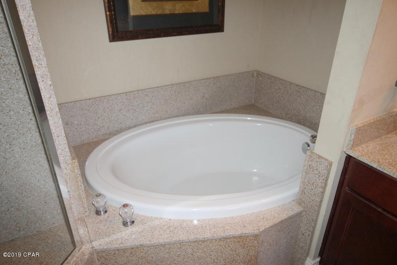 Laketown Wharf - Residential