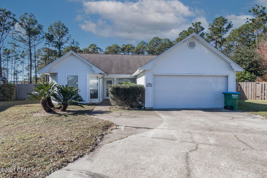 'CURRENTLY UNDER CONTRACT, SELLER ACCEPTING BACKUP OFFERS' This is a well cared for 3 bedroom 2 bathroom home located in a quiet subdivision close to the Hathaway Bridge.  There are many updates to this home and is priced to sell quickly!