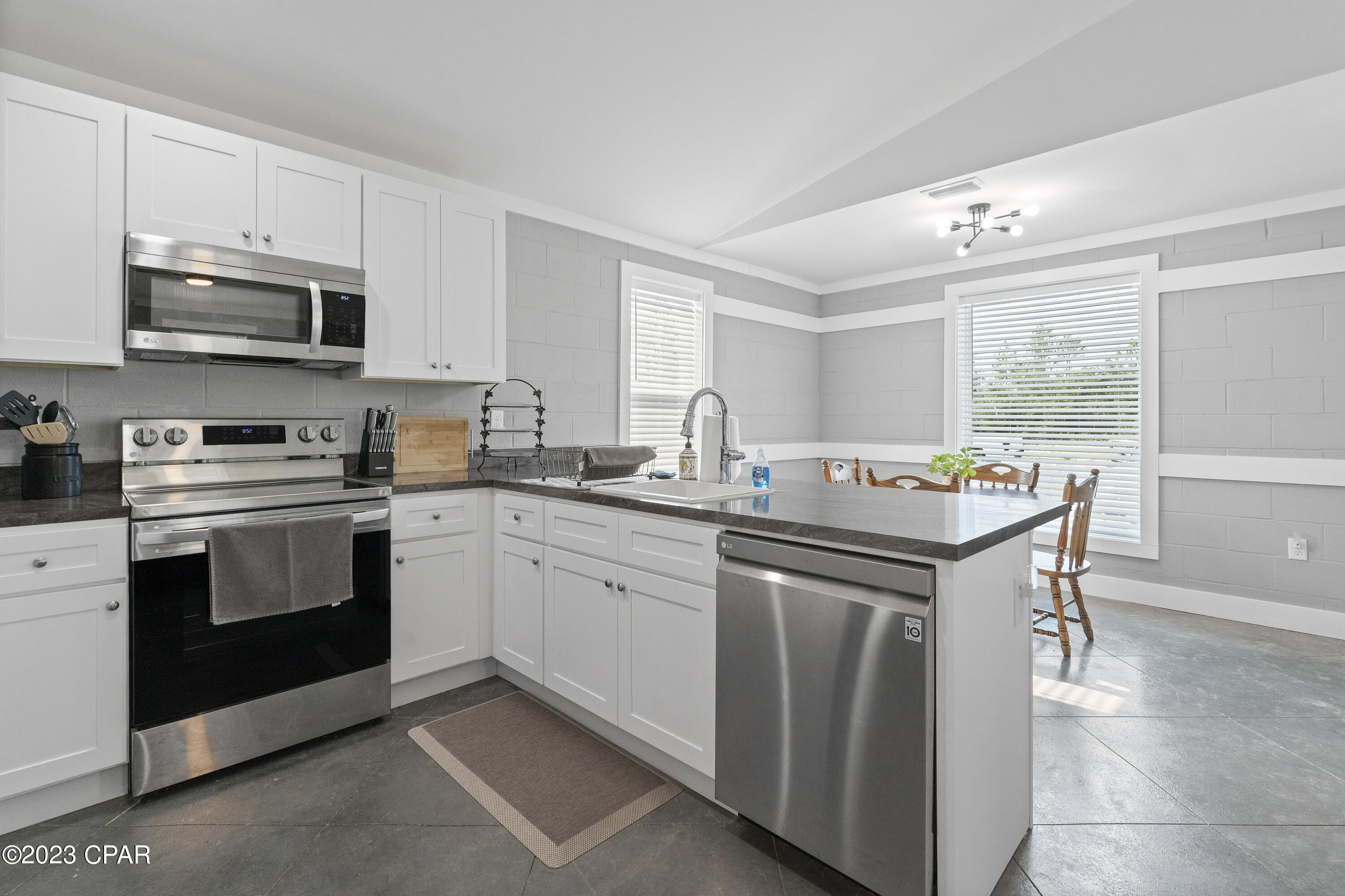 South Caravana Manor - Residential