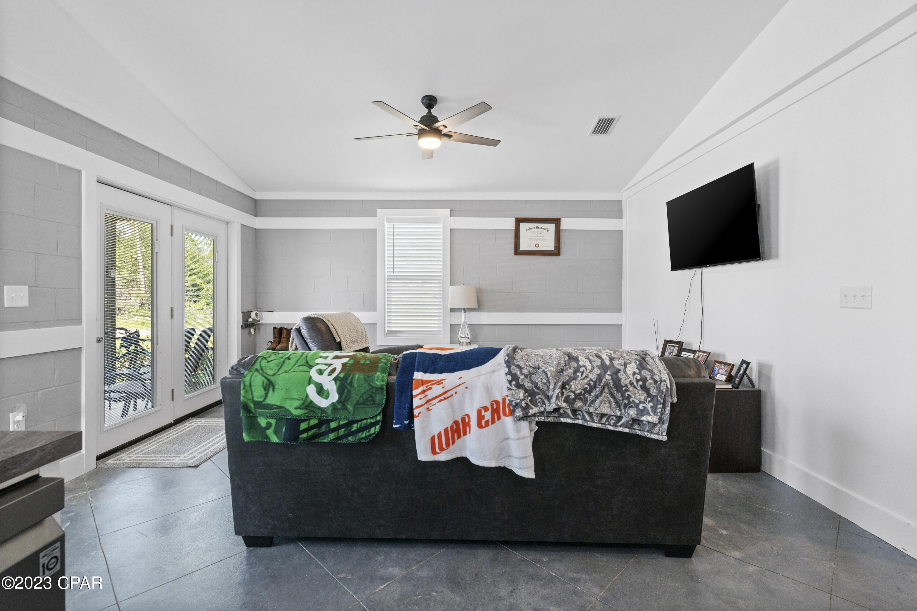 South Caravana Manor - Residential