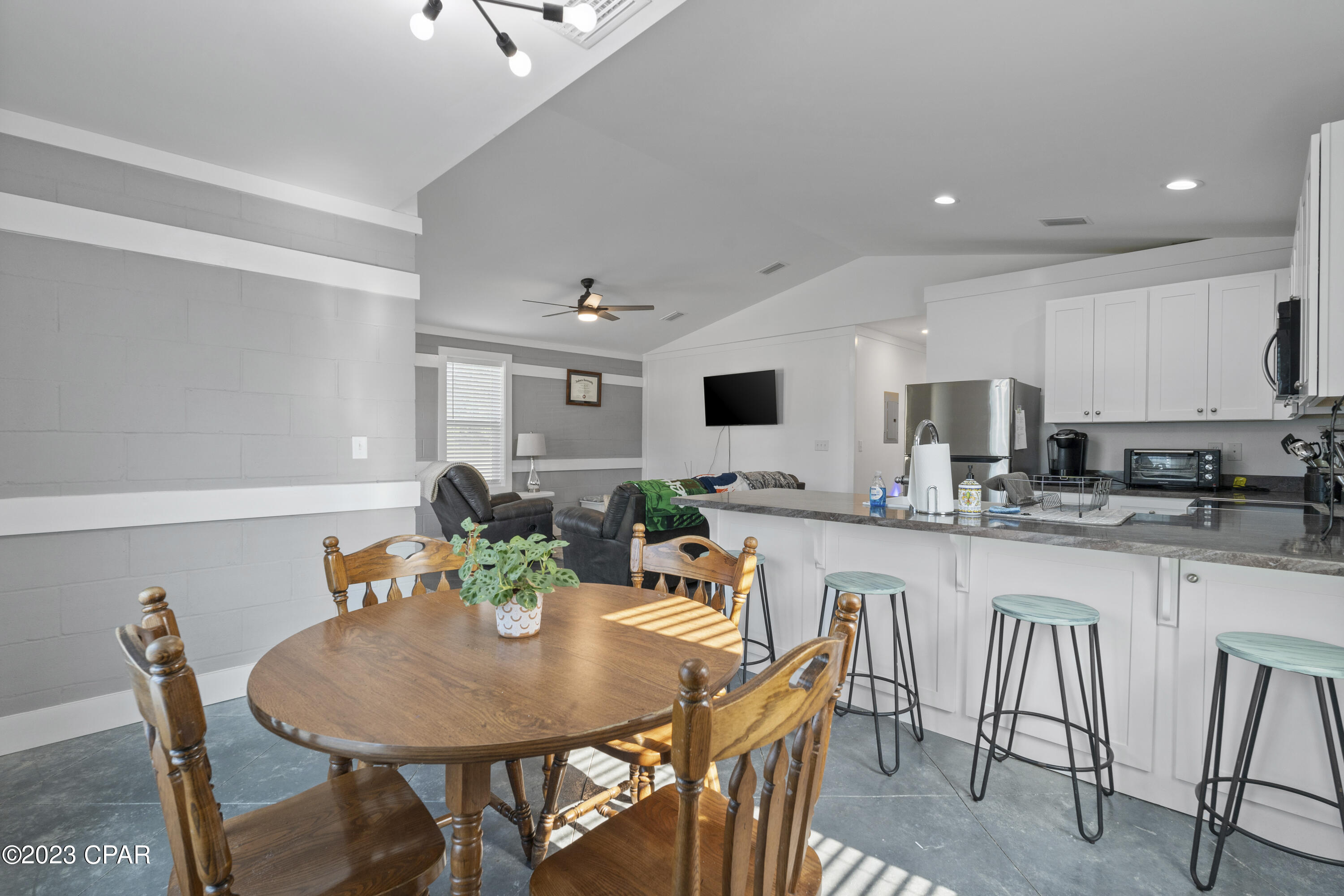 South Caravana Manor - Residential