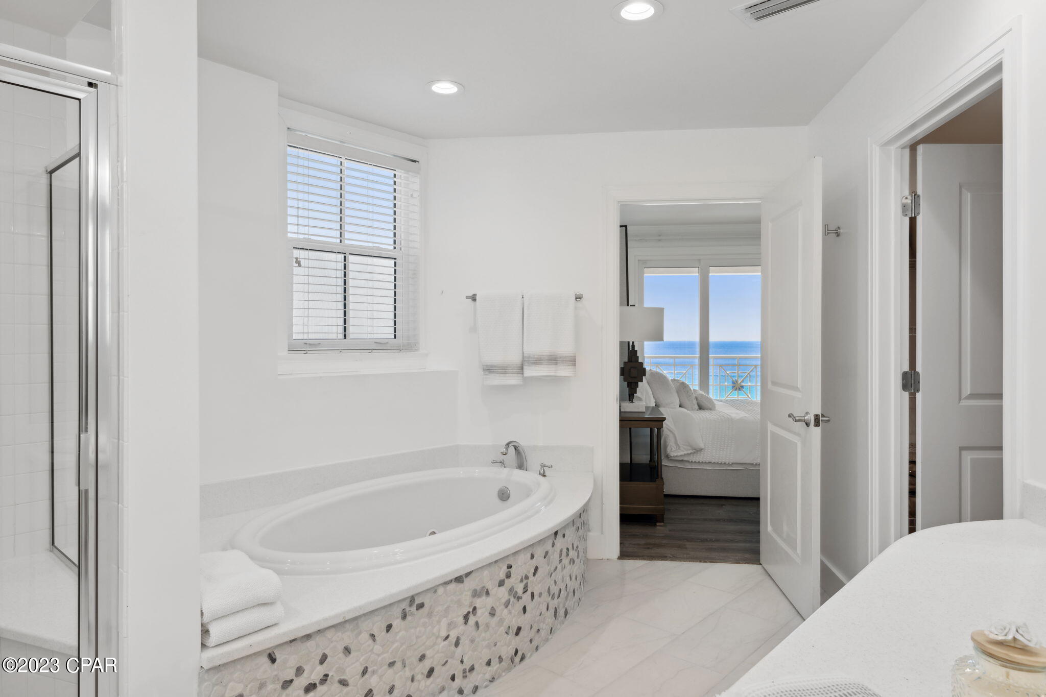 En Soleil Condo - Residential