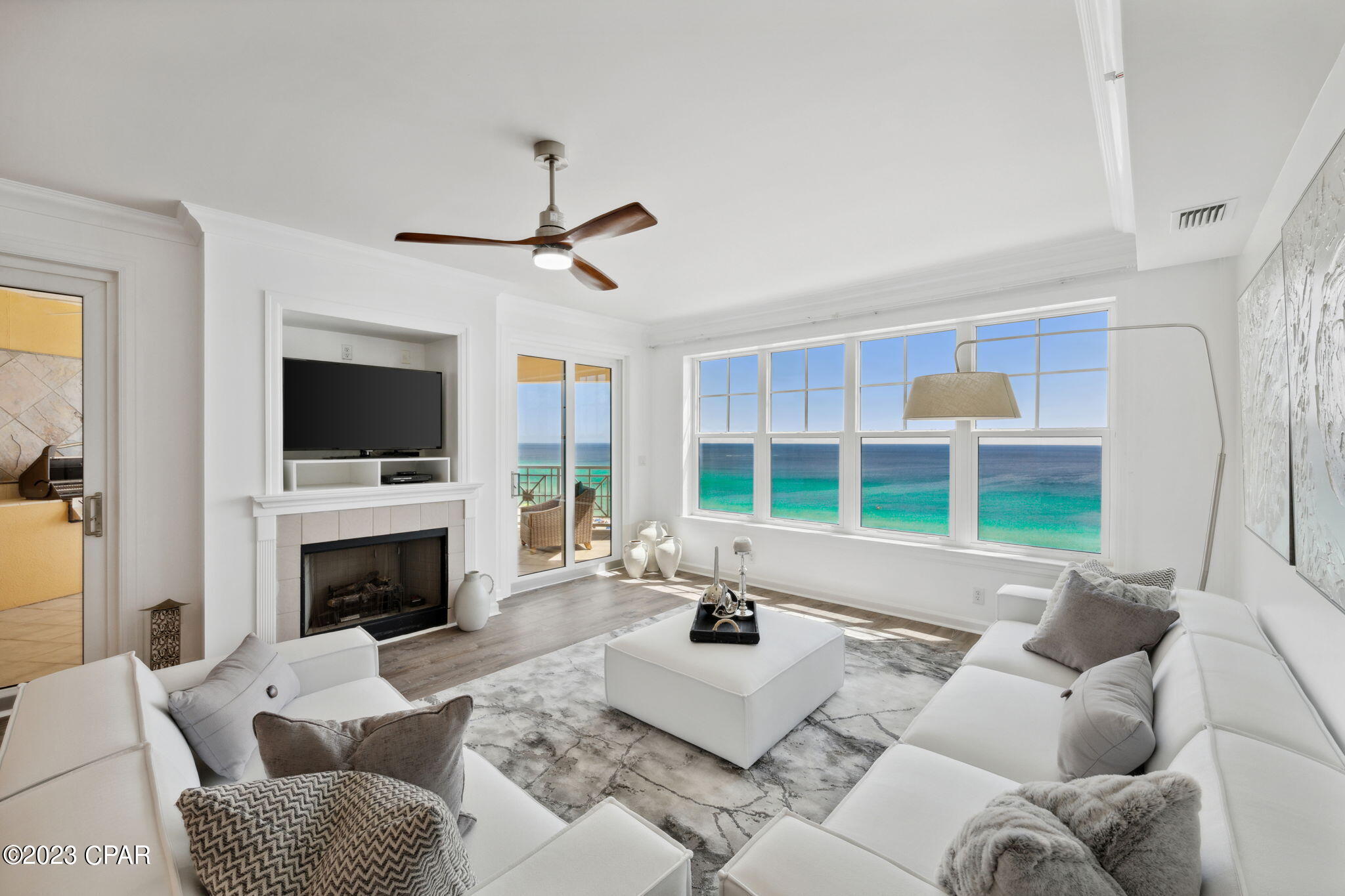 En Soleil Condo - Residential