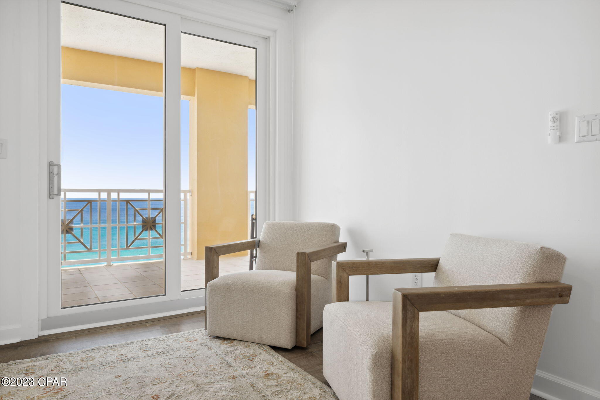 En Soleil Condo - Residential