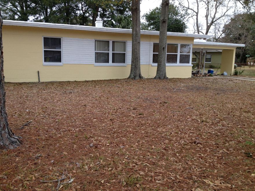 3/1 home on a corner lot centrally located to shopping and dinning. All property sizes and ages are approximate, please measure and/or verify if important. 

School assignments are subject to change, please check with Bay County for most accurate information.

Deposit is the same as the rent.

Pets NOT Allowed!
