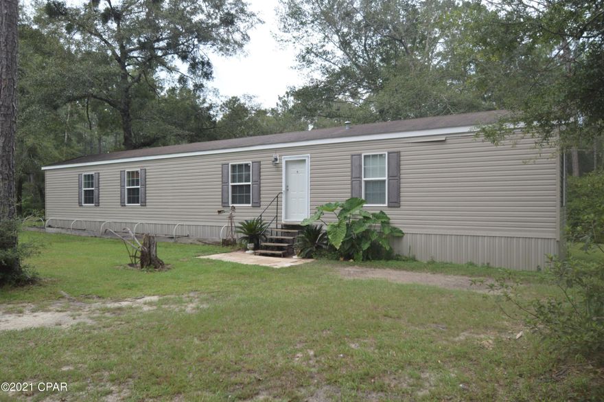 CURRENTLY UNDER CONTRACT, SELLER ACCEPTING BACKUP OFFERS - COUNTRY LIVING IN THE CITY LIMITS!!! This well maintained home is perfect for the family that loves living in the country but wants to be close to everything in town.  So many extras that you have been looking for such as wooded privacy, gardening areas, a barn/workshop for storage, huge walk-in closets, open concept and budget friendly make this a very appealing opportunity.  Don't delay - contact your favorite realtor today to schedule a showing.