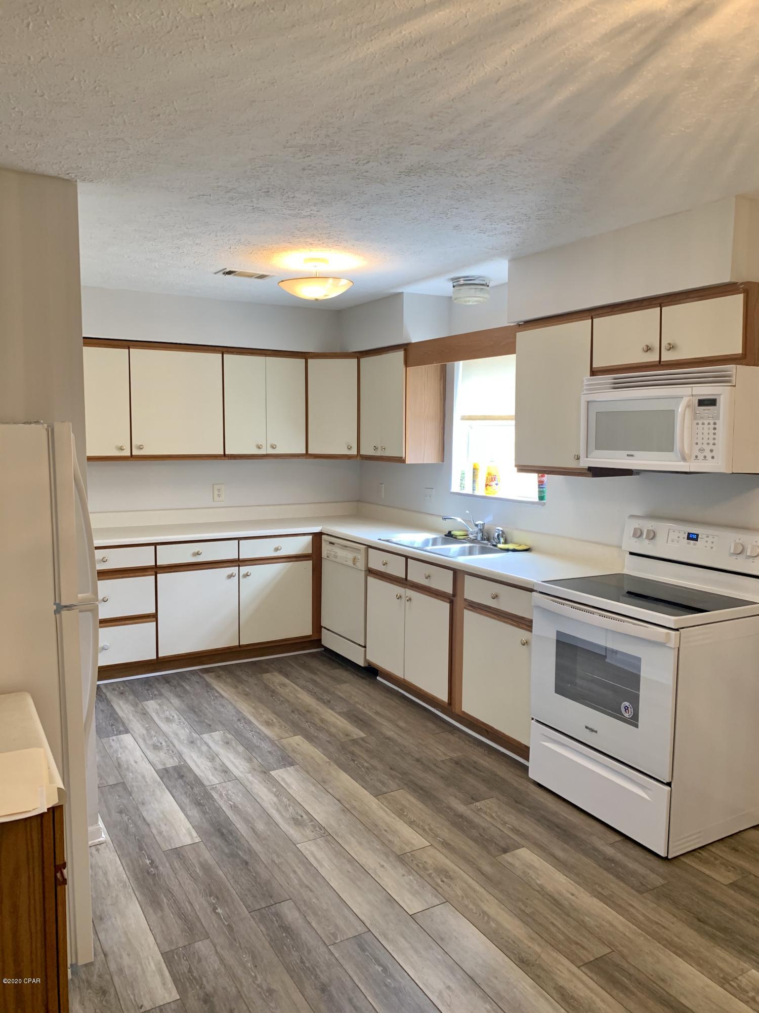 [No Recorded Subdiv] - Residential Lease