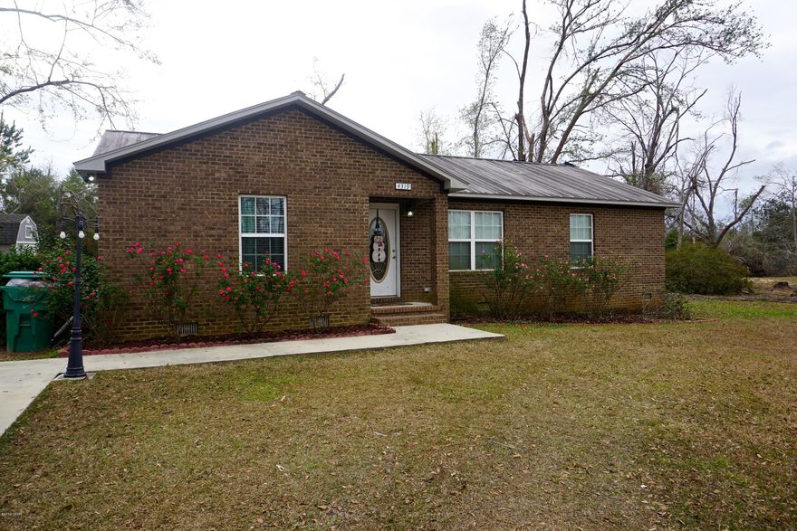 CURRENTLY UNDER CONTRACT, SELLER ACCEPTING BACKUP OFFERS.  

Beautiful brick home located just outside of the Marianna City Limits offering close proximity to shopping, schools and I-10. It is a 3 bedroom, 2 bathroom home built in 2010. The living space is a desirable open floor plan with dining area and breakfast bar. The dishwasher was replaced in 2018 and a concrete patio was added approximately 5 years ago on the back side of the home. The laundry room offers nice storage with cabinets.