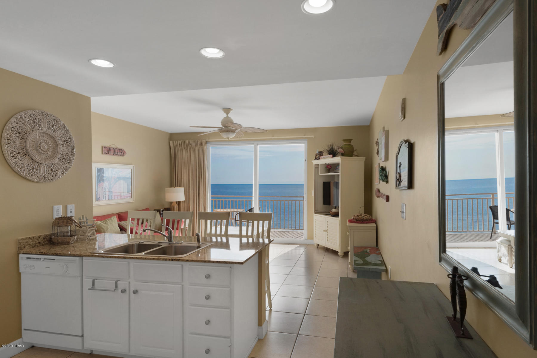 Splash Condo - Residential