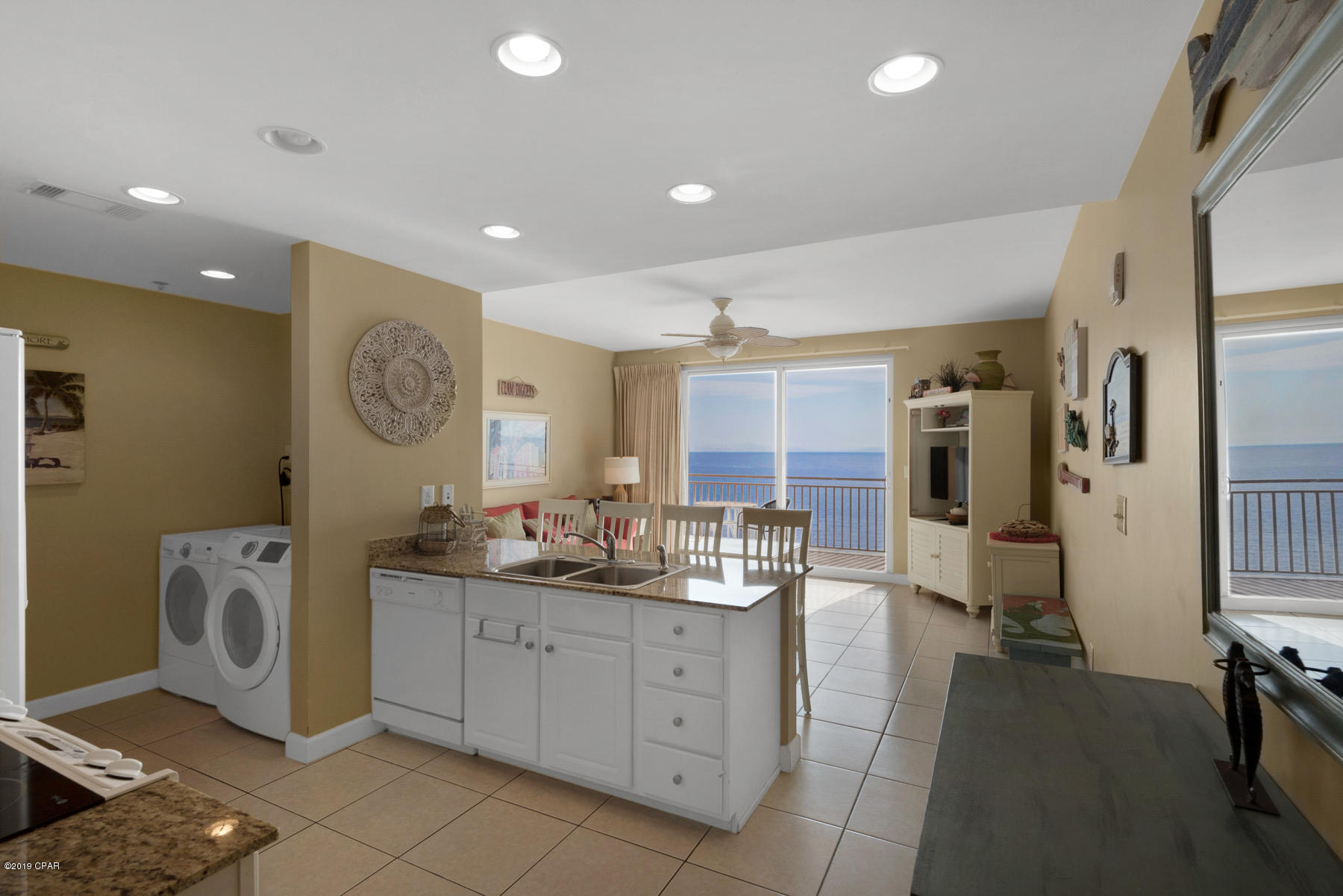 Splash Condo - Residential