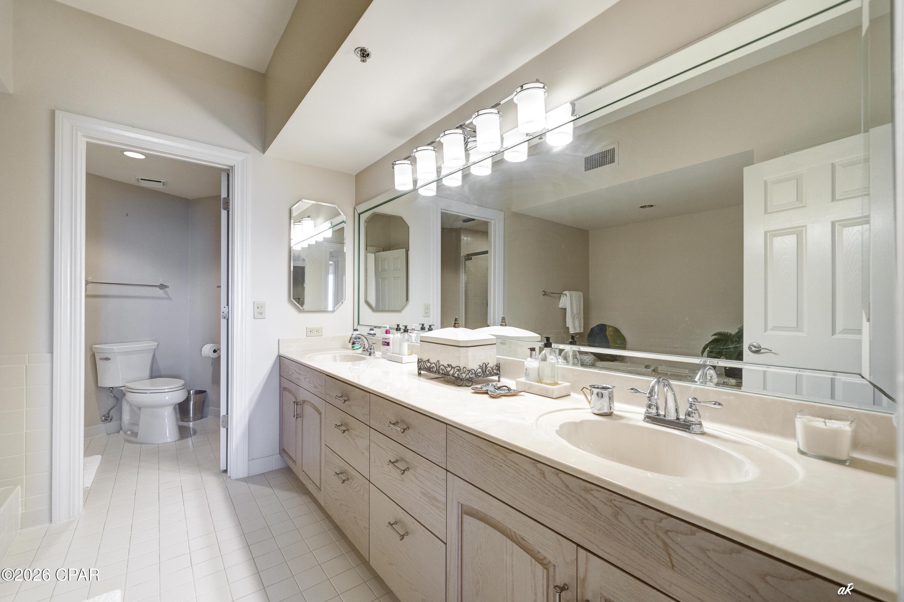 Summerwinds Condo - Residential