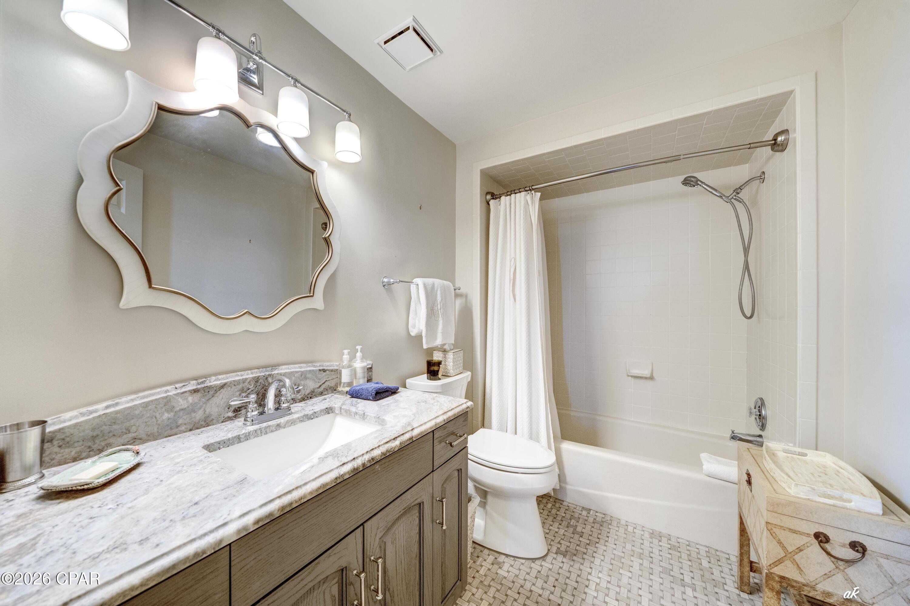 Summerwinds Condo - Residential