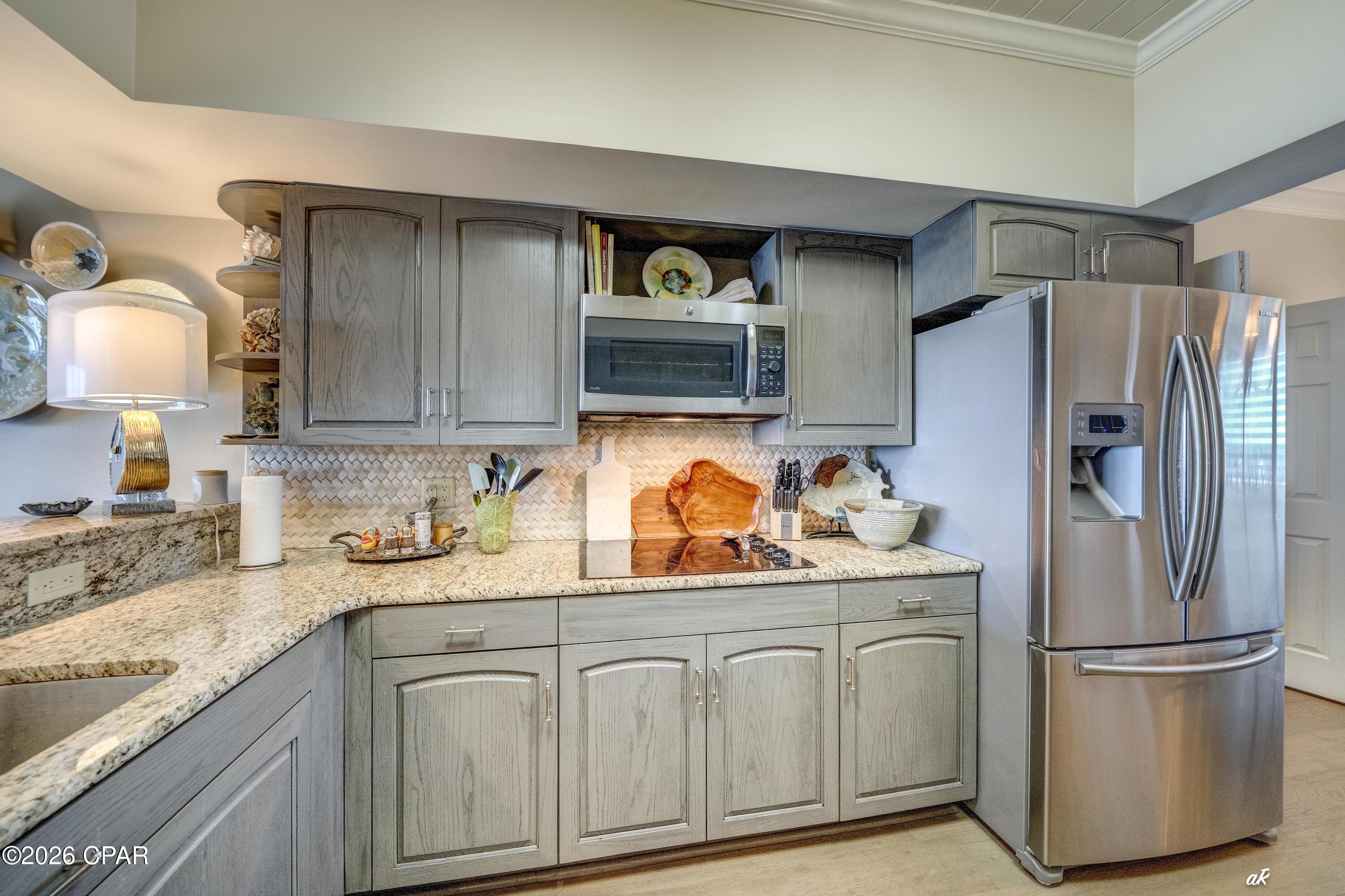 Summerwinds Condo - Residential