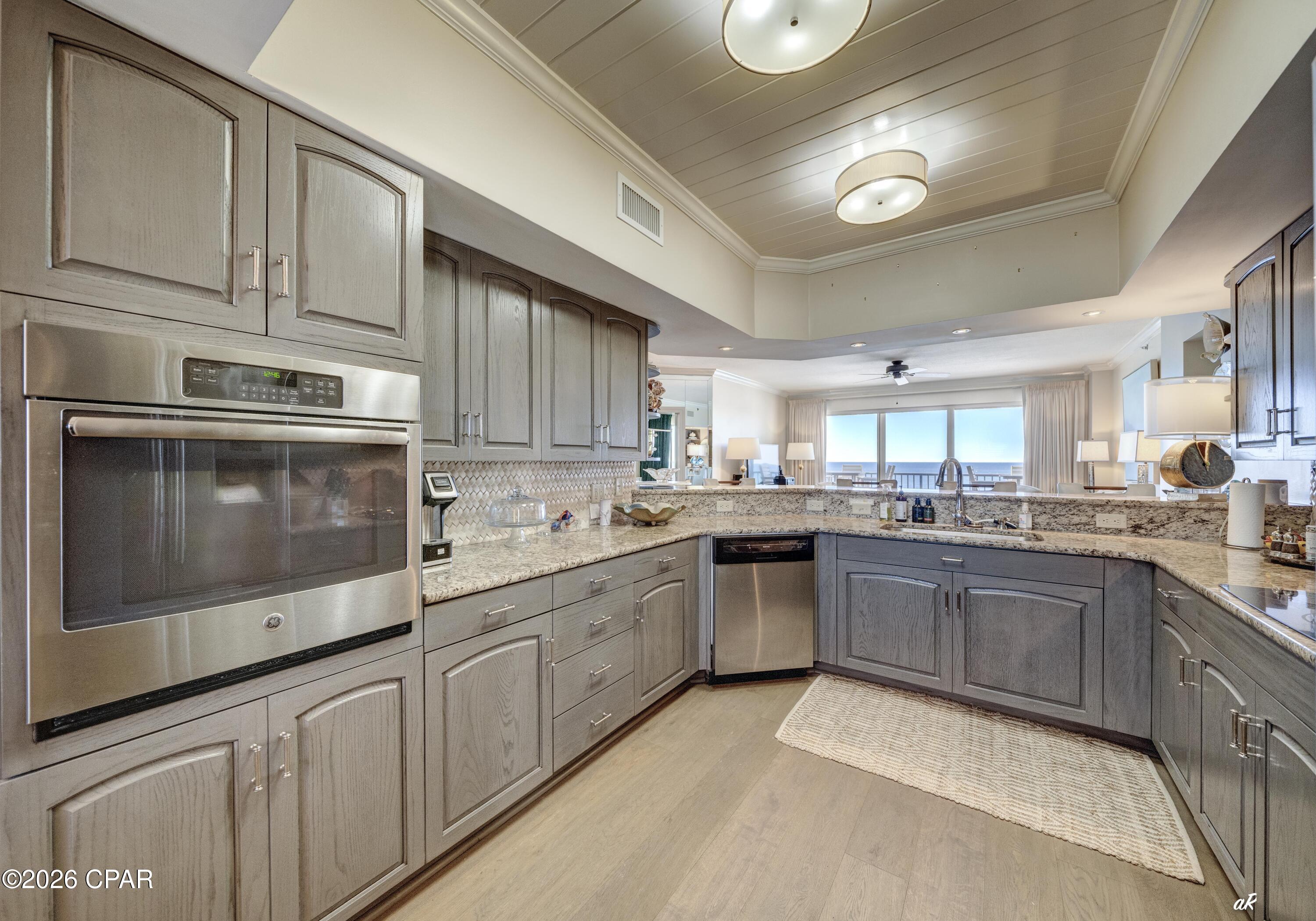 Summerwinds Condo - Residential