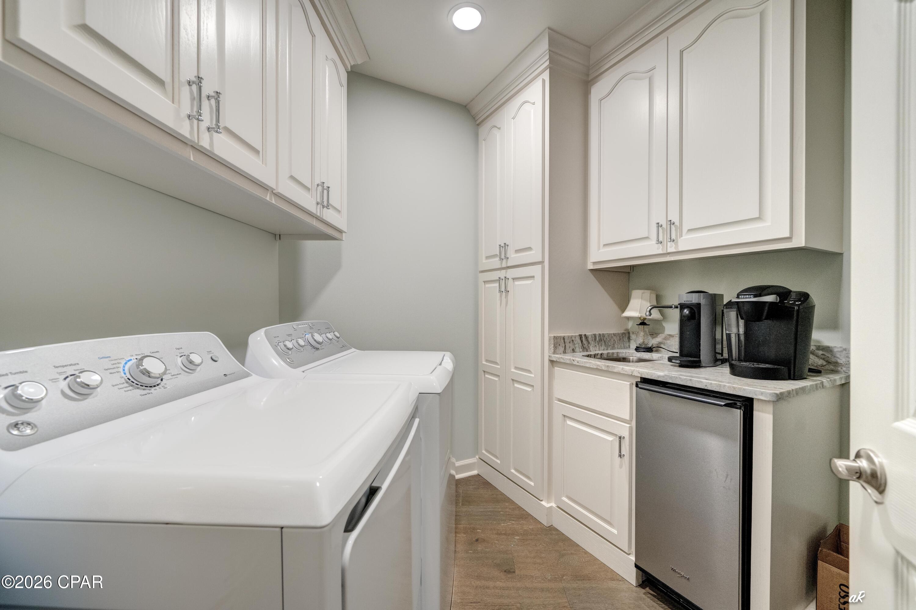 Summerwinds Condo - Residential