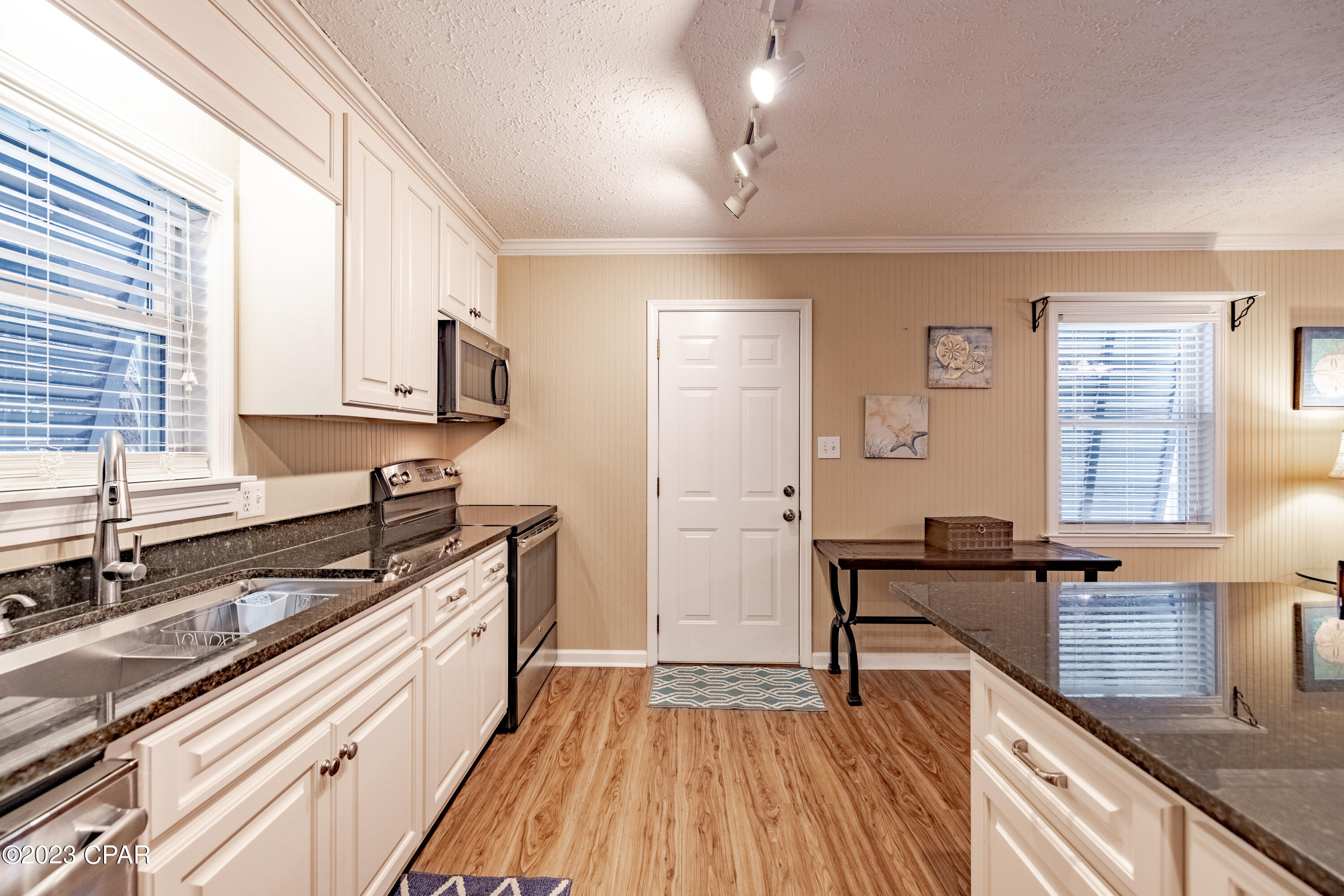 Laguna Beach Estates 8th Add - Residential