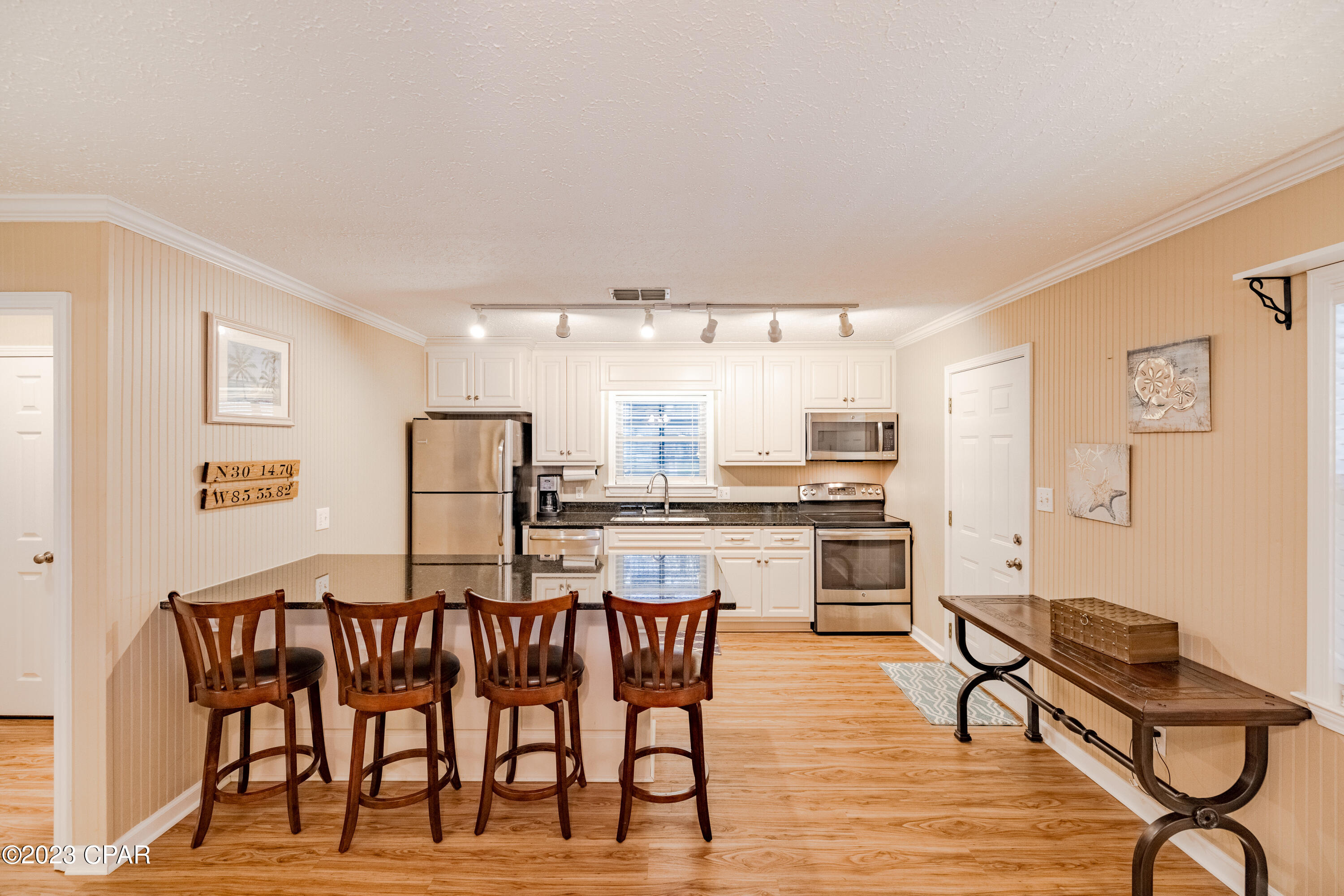 Laguna Beach Estates 8th Add - Residential