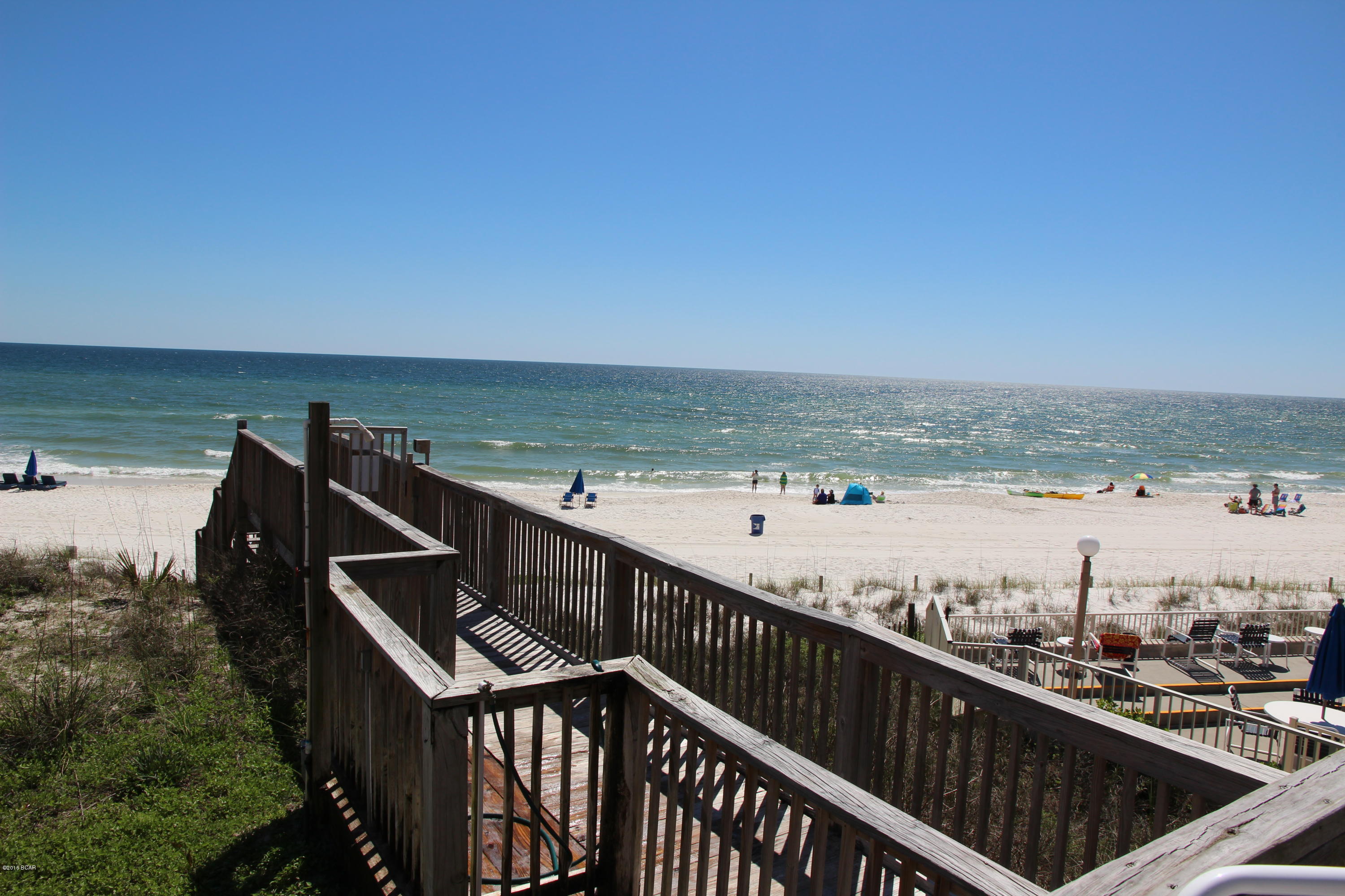 La Valencia Beach Resort - Land