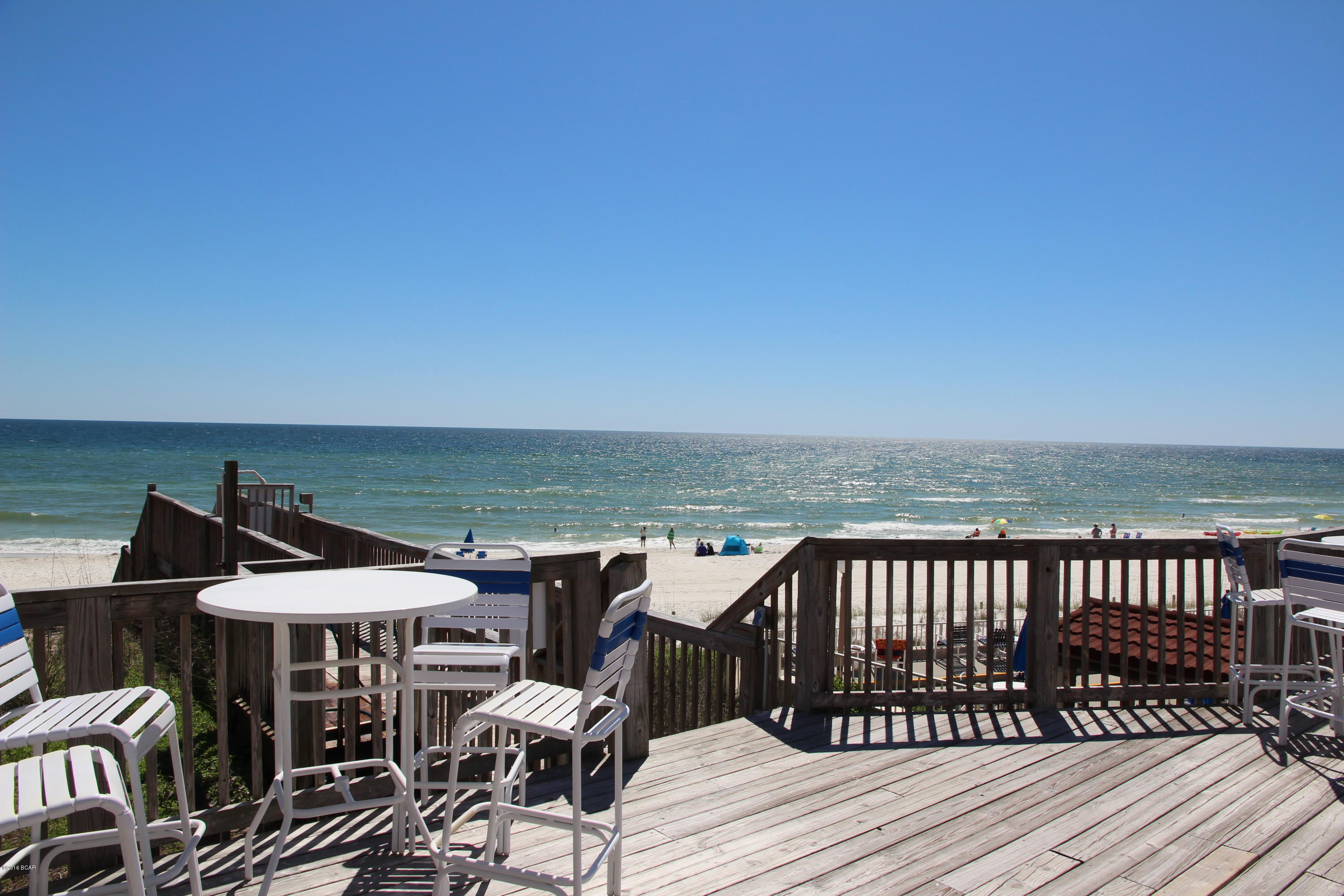 La Valencia Beach Resort - Land